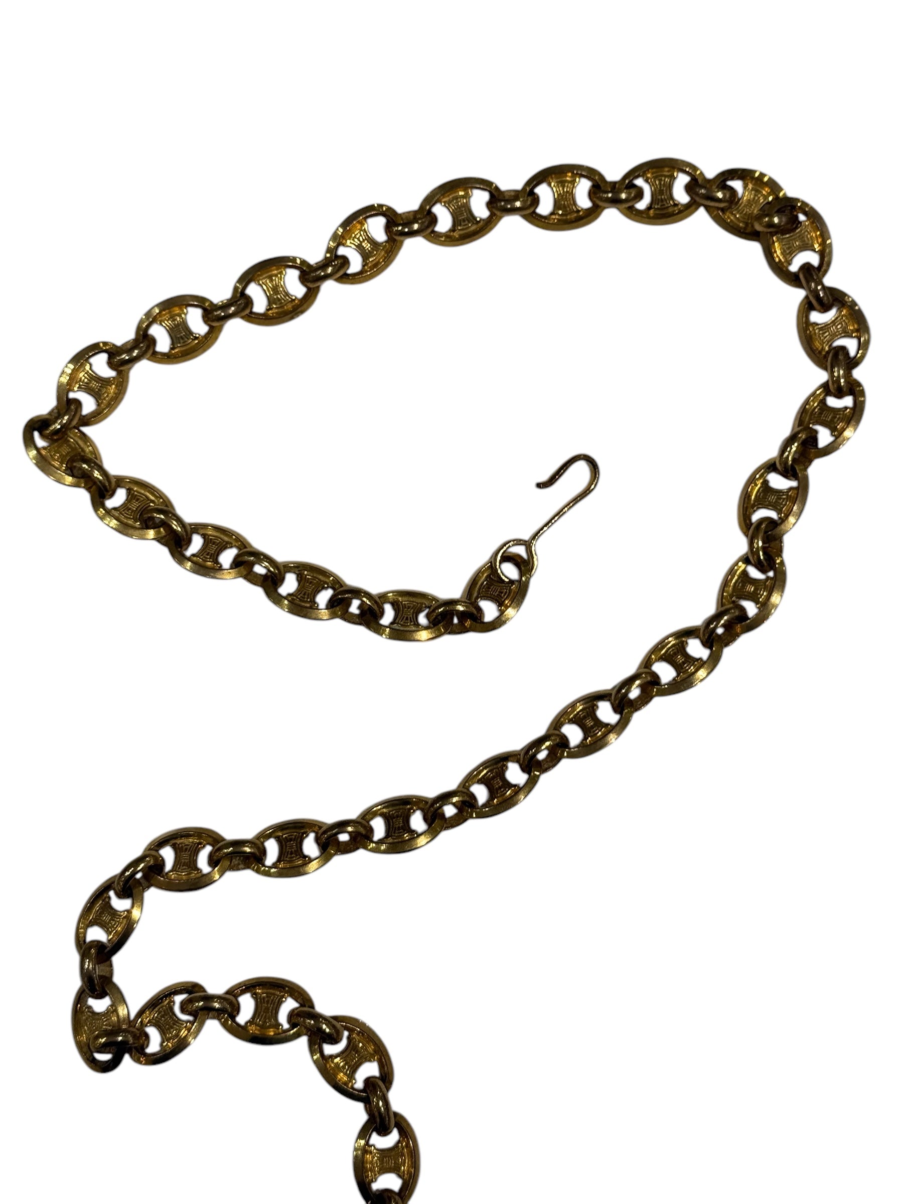 Céline - Goldene Triumphgürtel