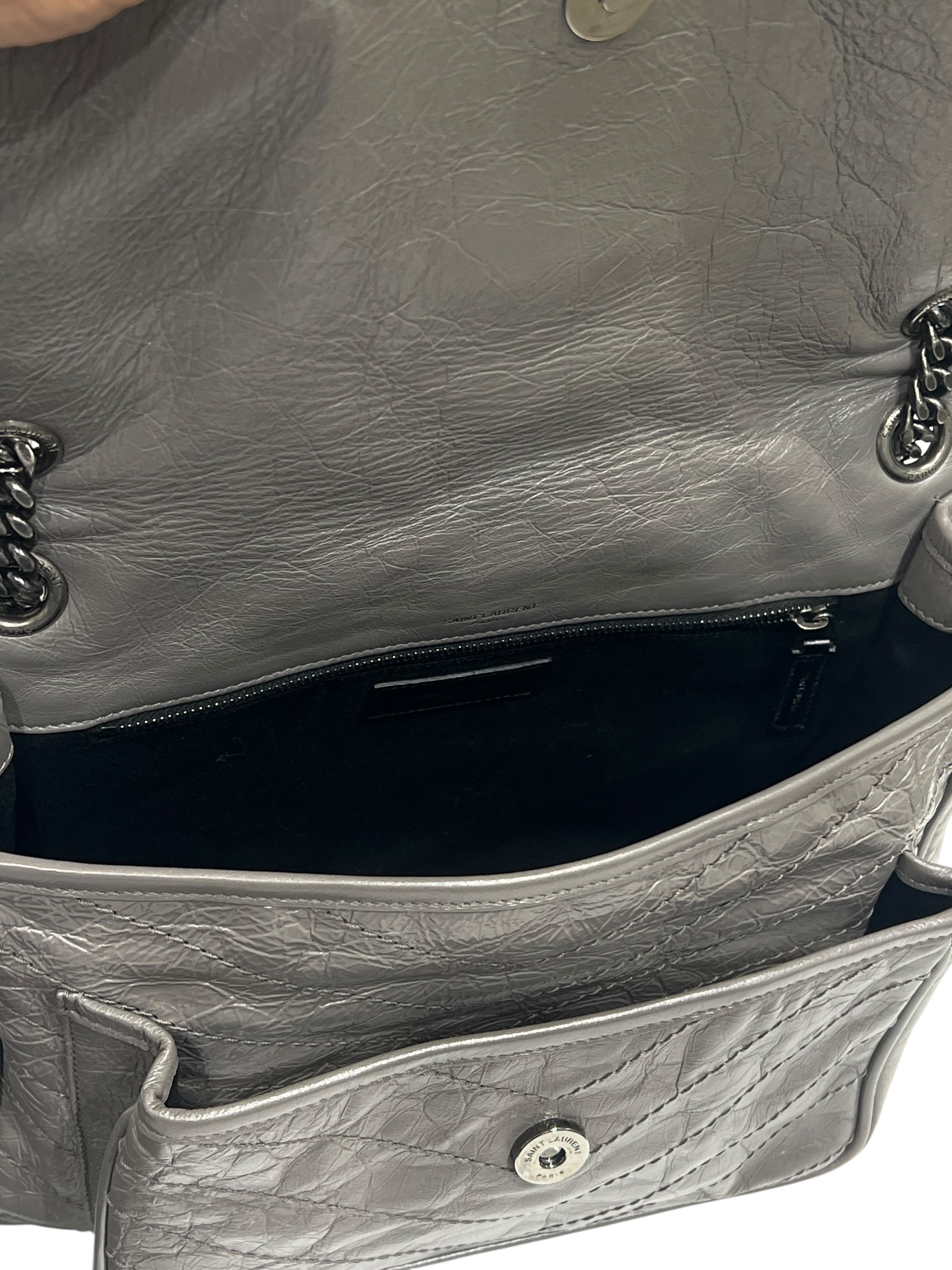 Saint Laurent - sac Nikki médium cuir vintage gris
