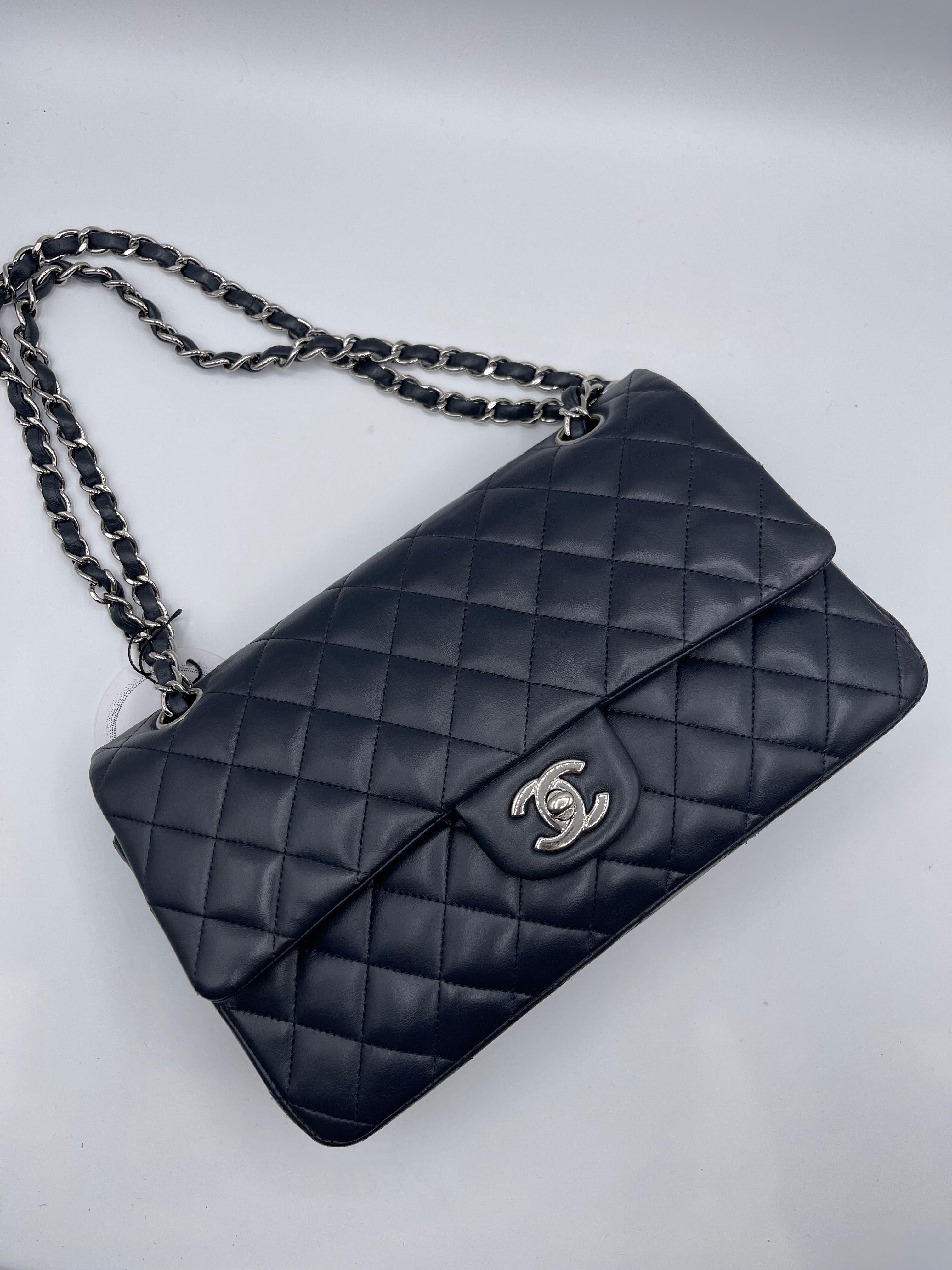 Chanel - Sac 11.12 classique timeless 25 bleu marine