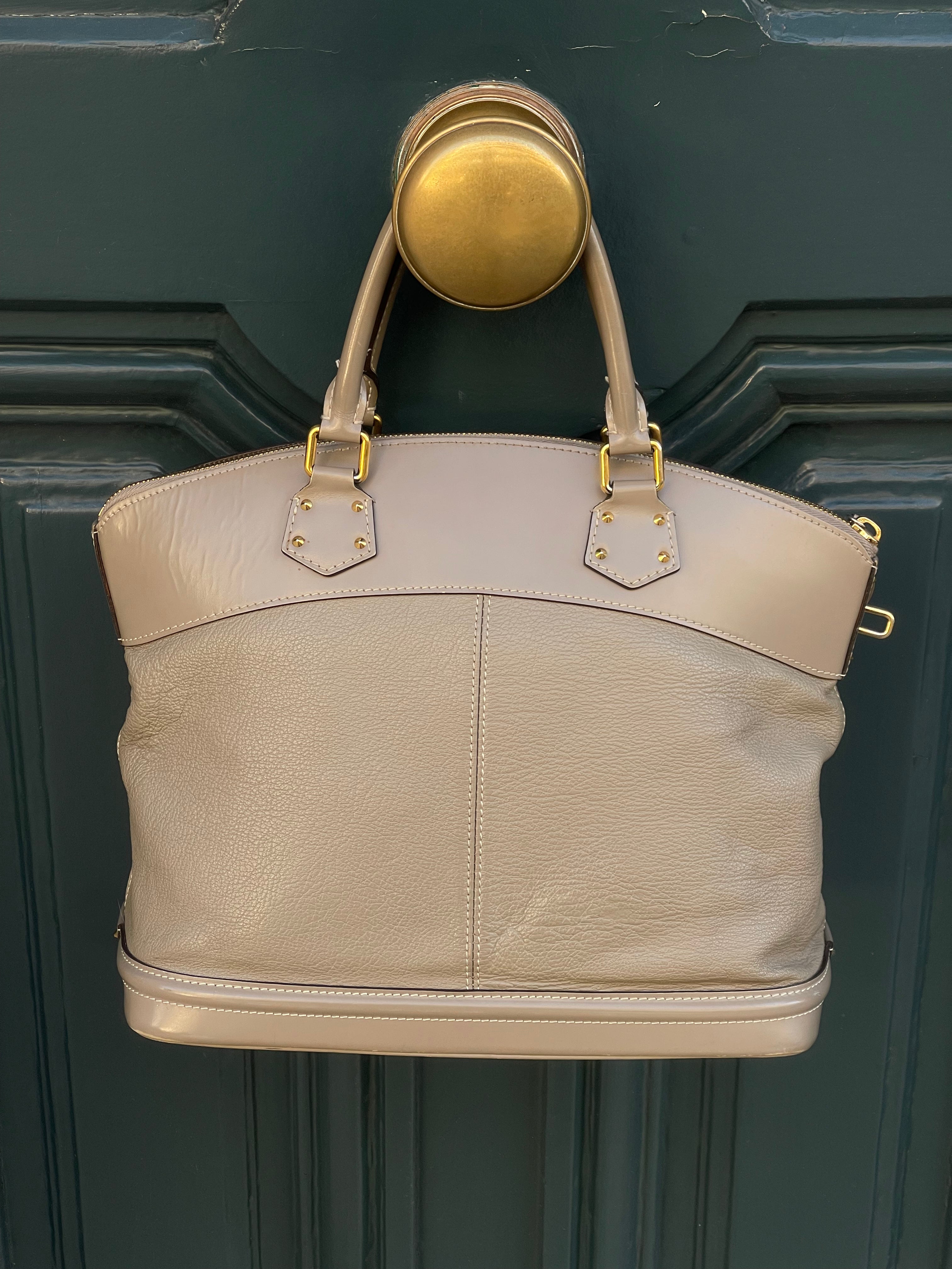 Louis Vuitton - Sac Lock It MM