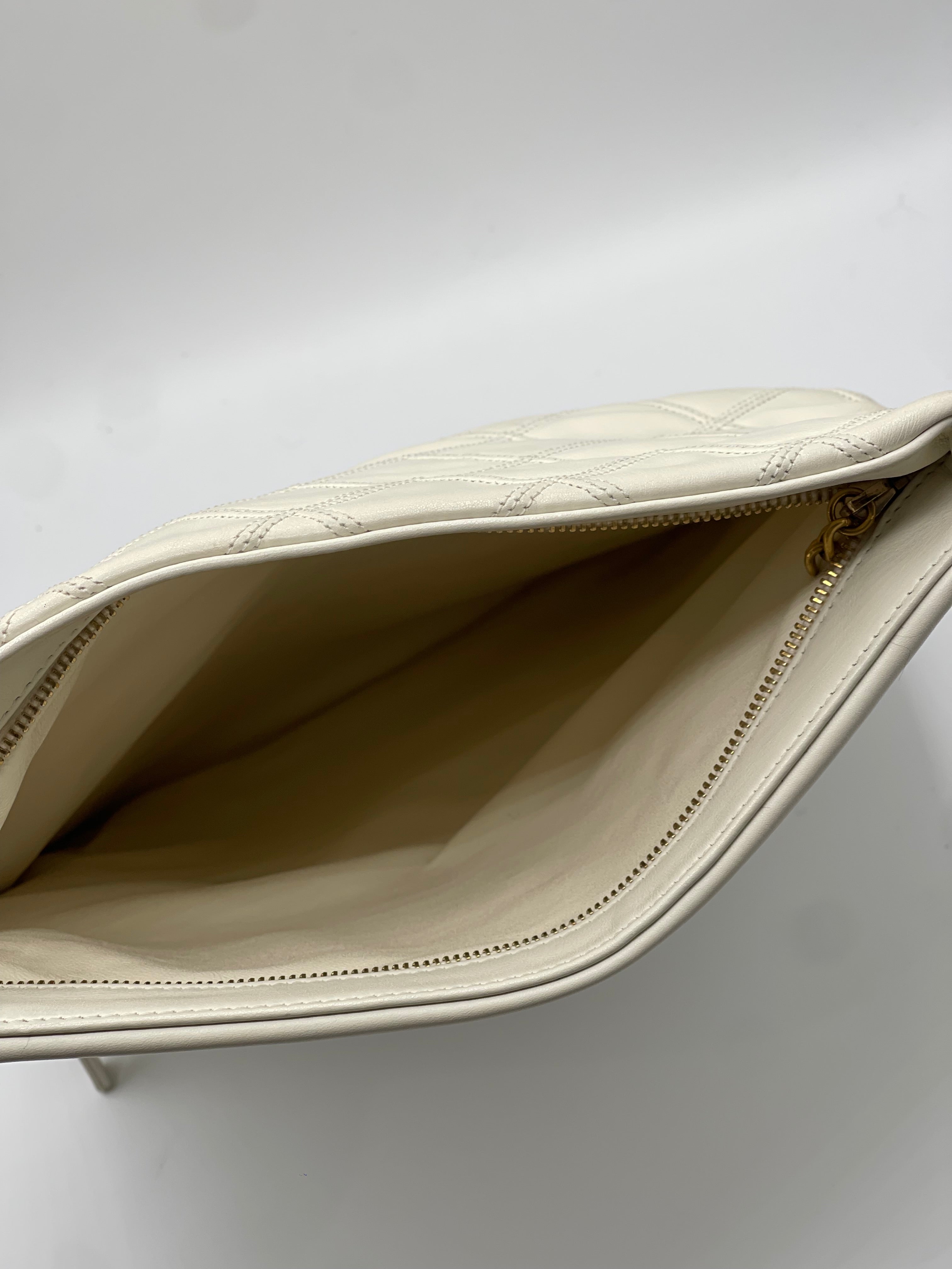 Chanel - Matelassierte Klapp-Clutch