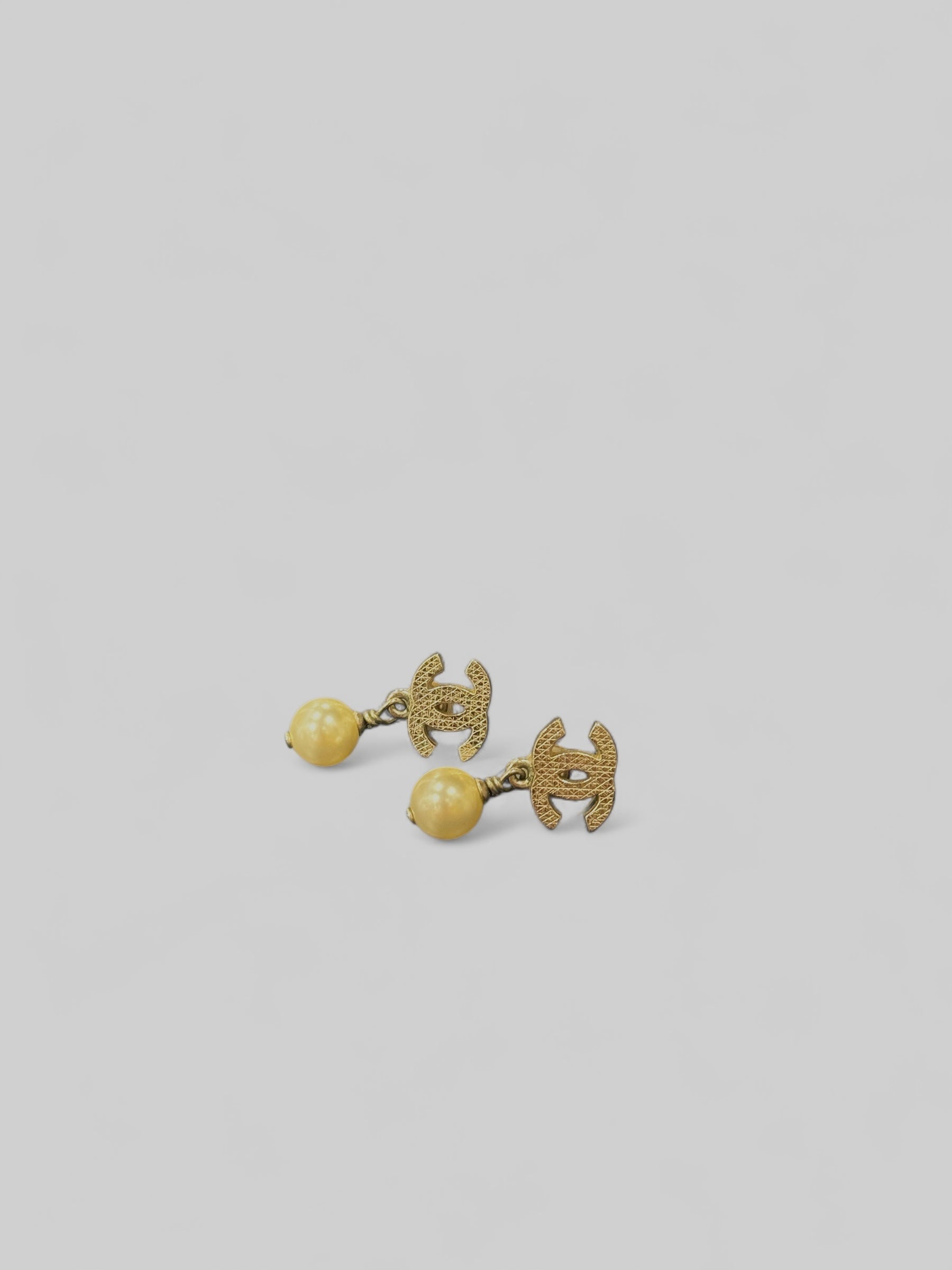 Chanel - Boucles d’oreilles perles