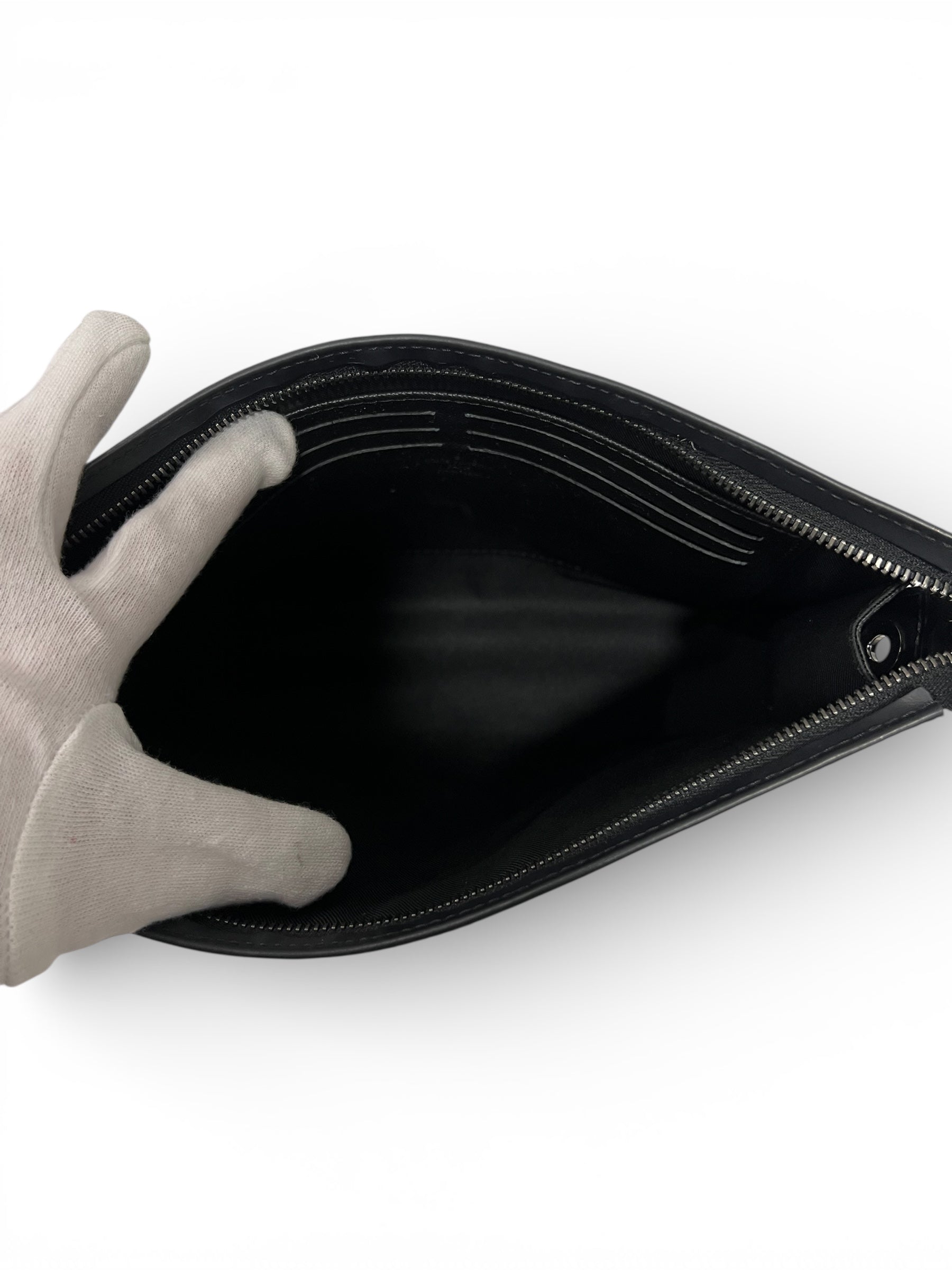 Louis Vuitton - Pochette Voyage MM