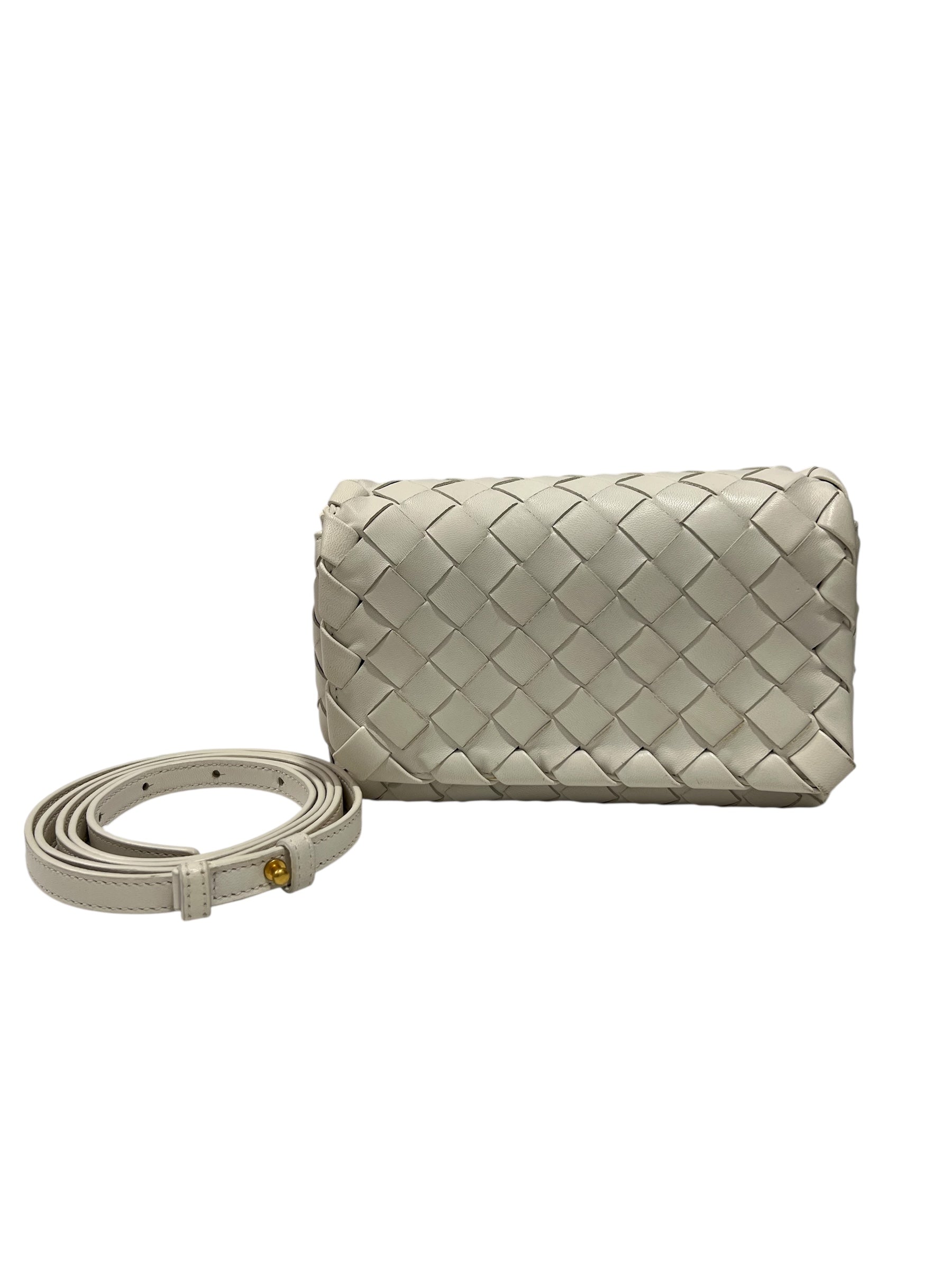Bottega Veneta - Leder-Kameratasche Intrecciato