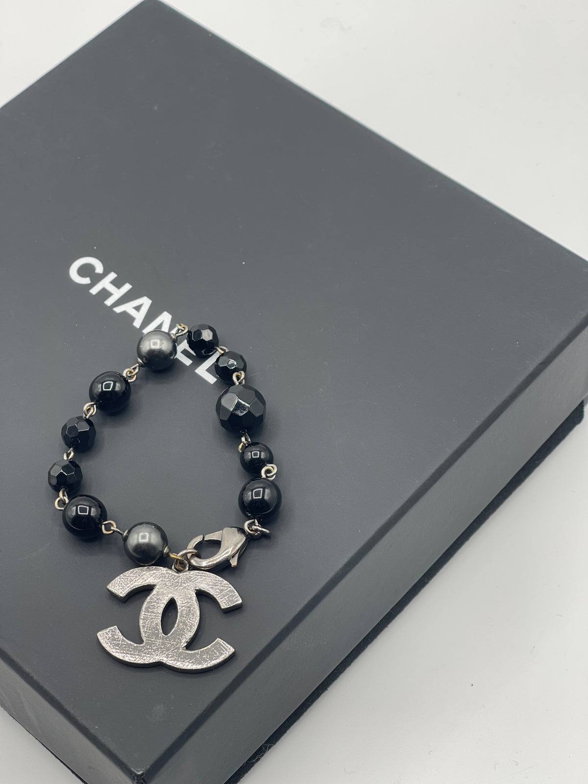 Chanel - Black pearl bracelet