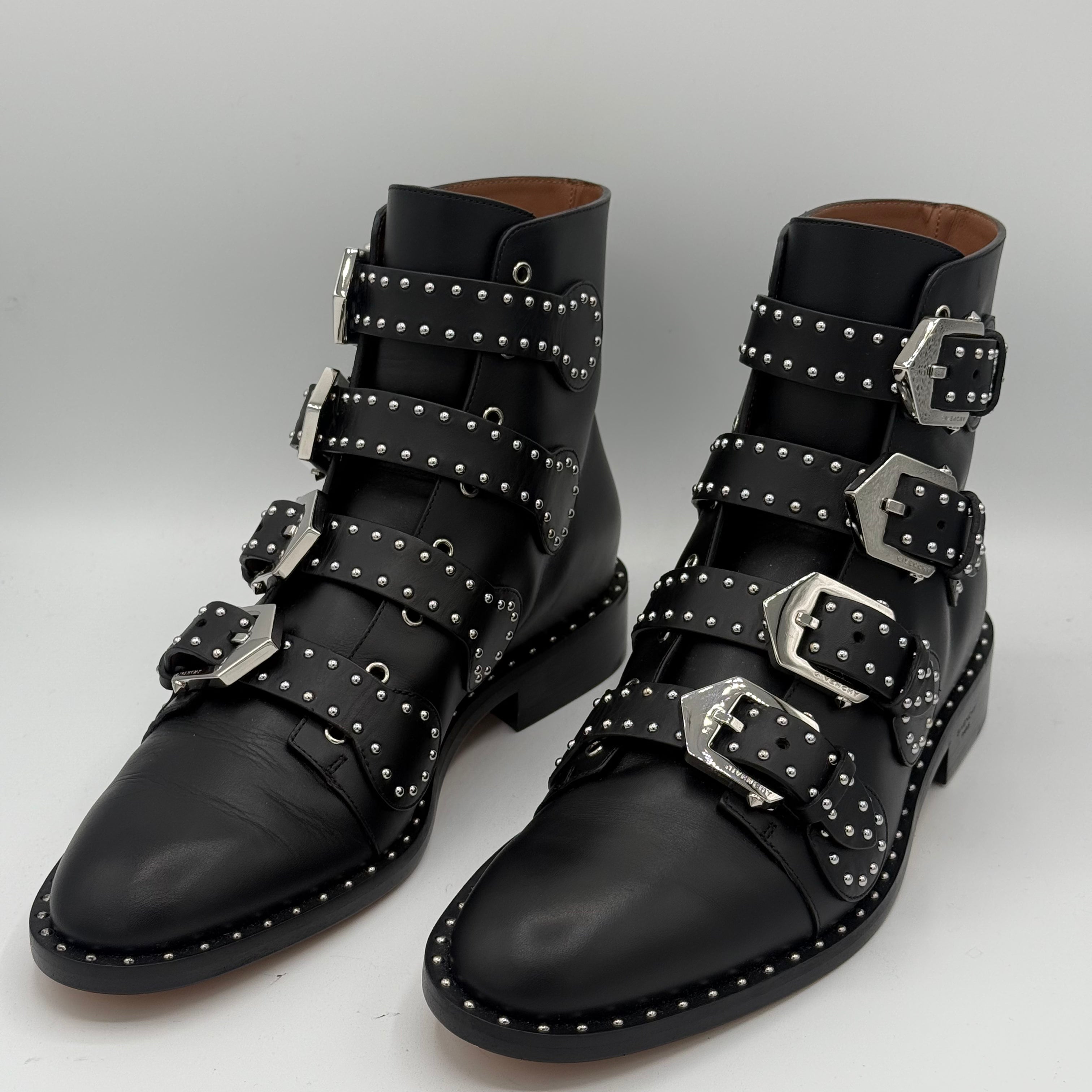 Givenchy - Bottines à clous