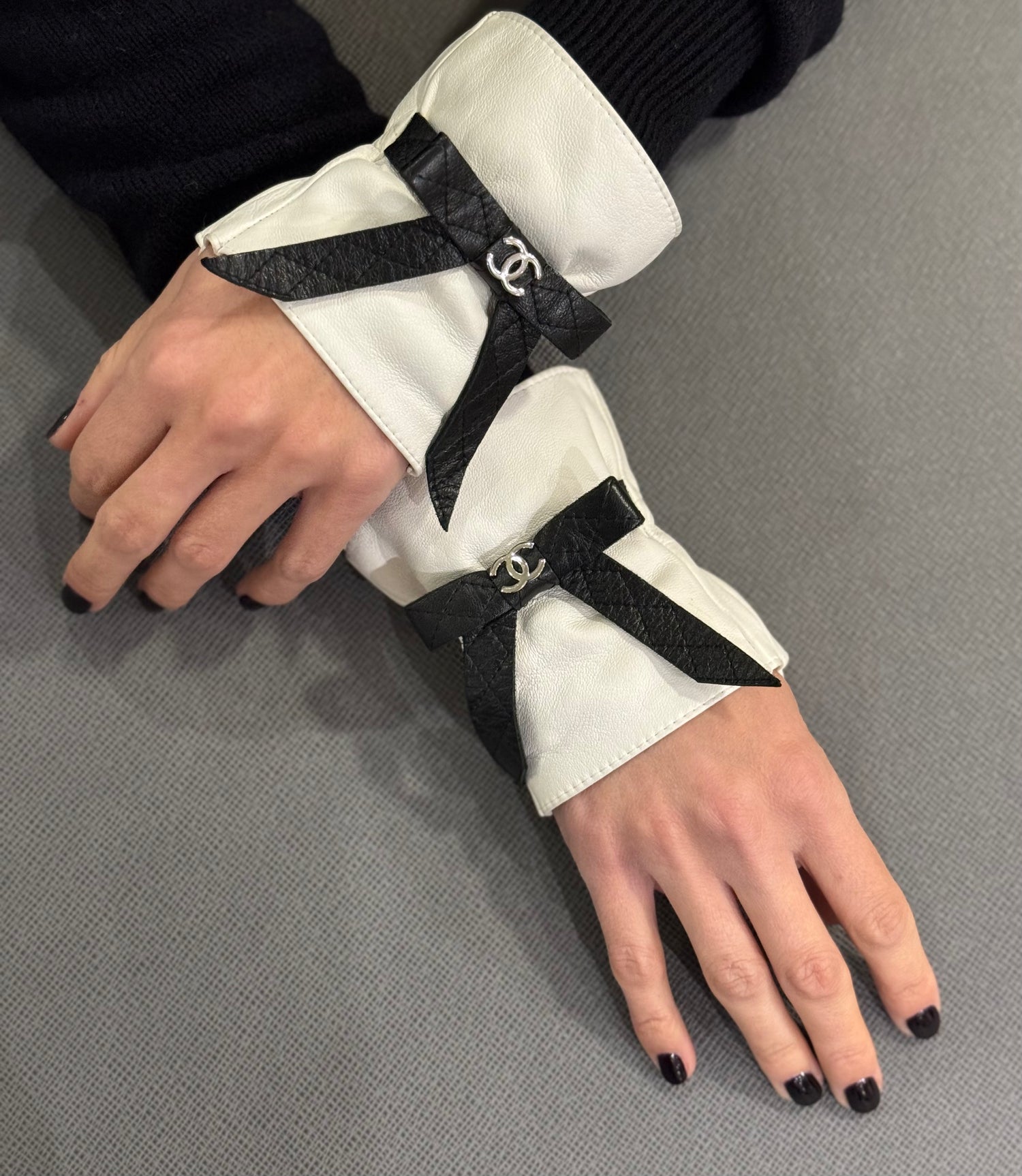 Chanel - Mitaines en cuir t.68