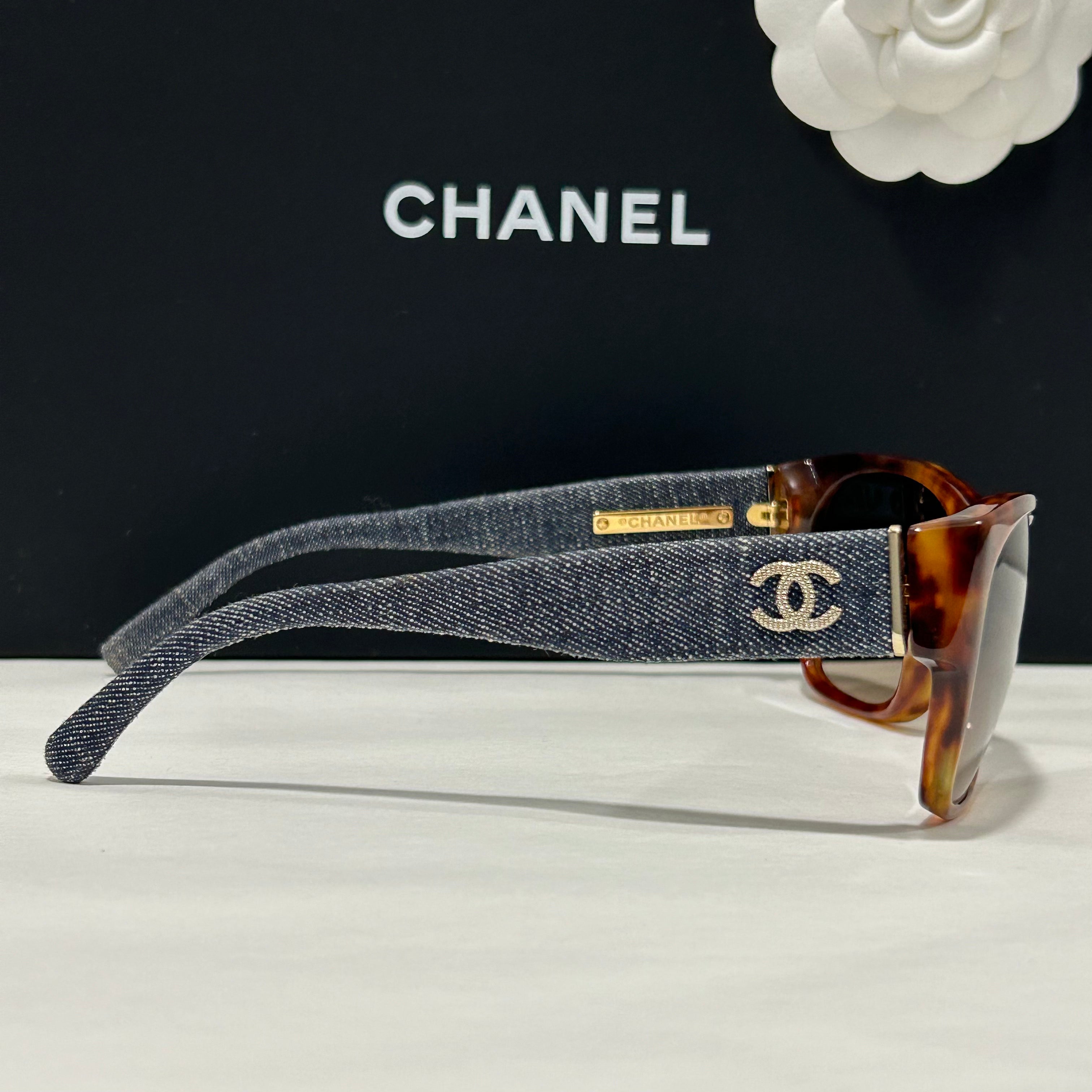 香奈儿 - 太阳镜