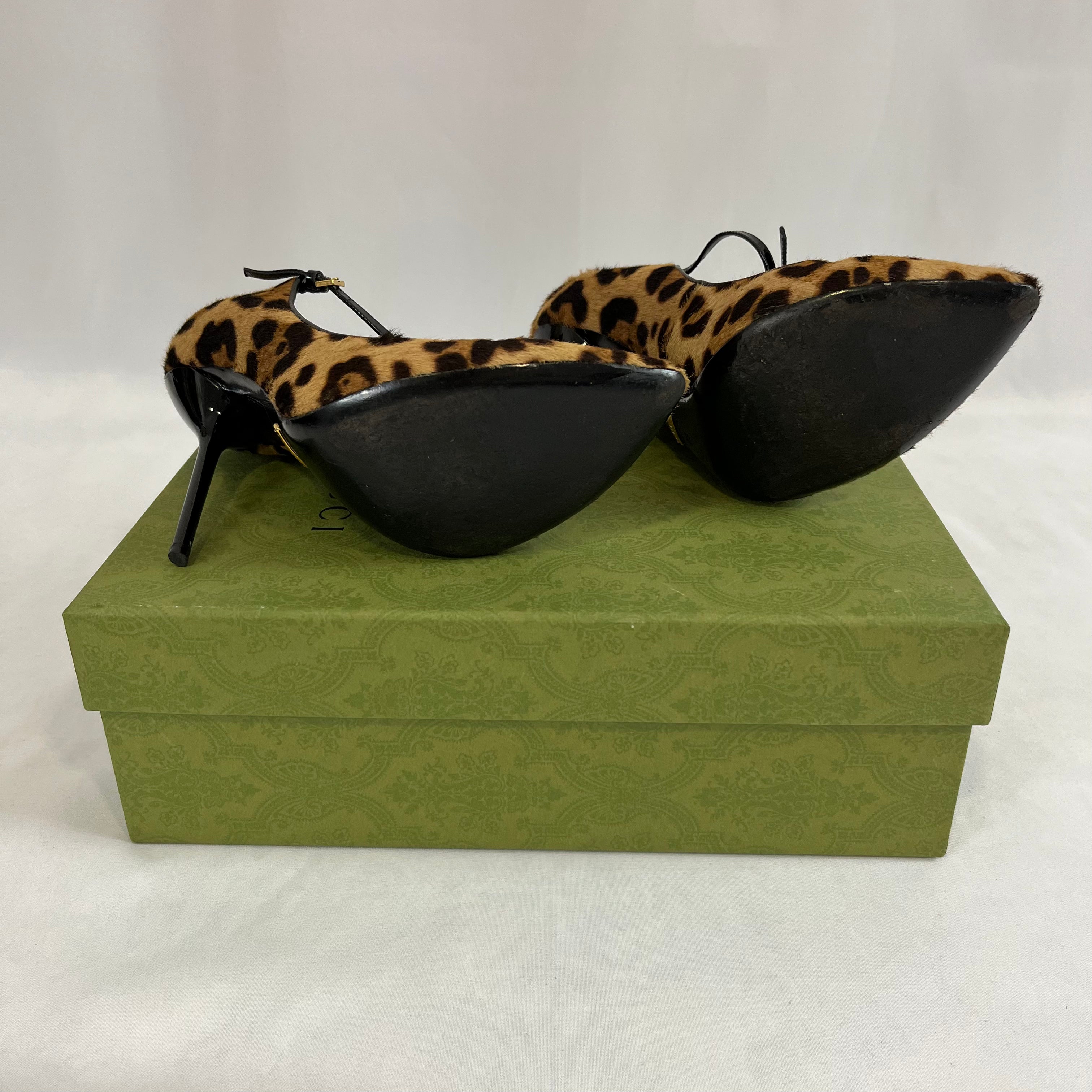 Gucci – Pumps aus Kalbsleder mit Leopardenmuster