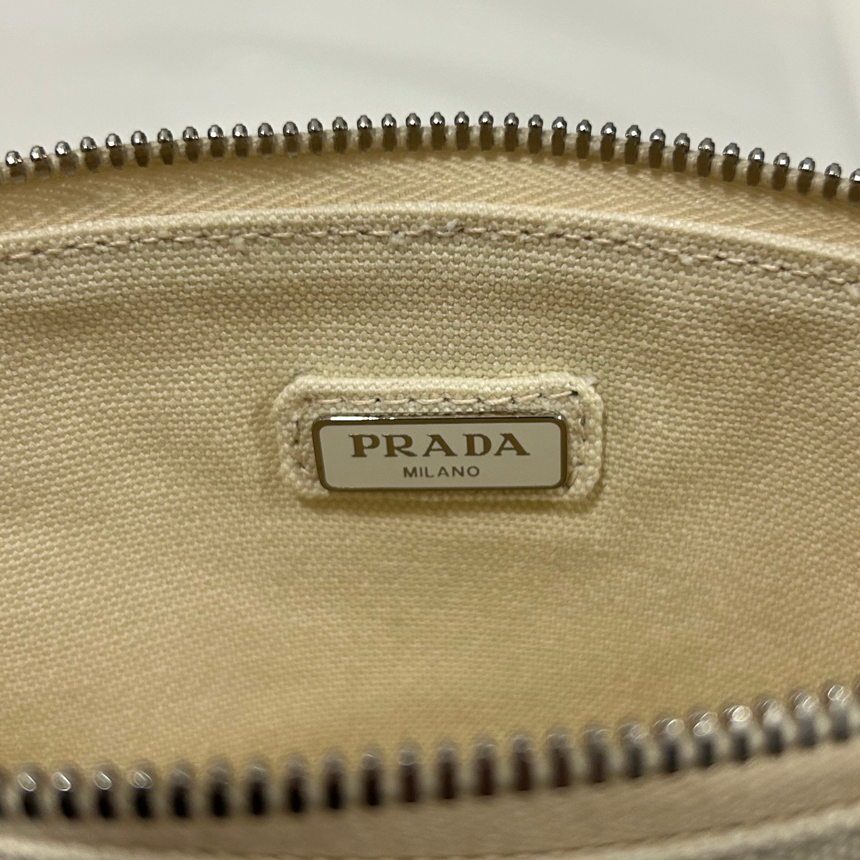 Prada - Pochette St Barth