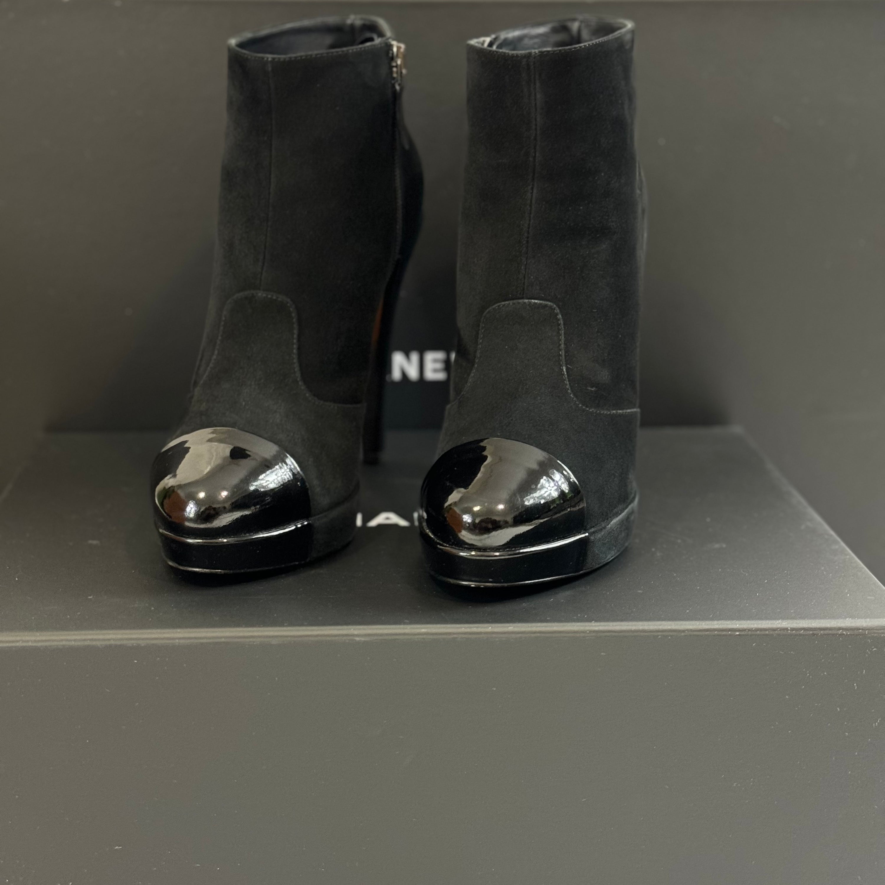 Chanel - Heeled ankle boots Size 40