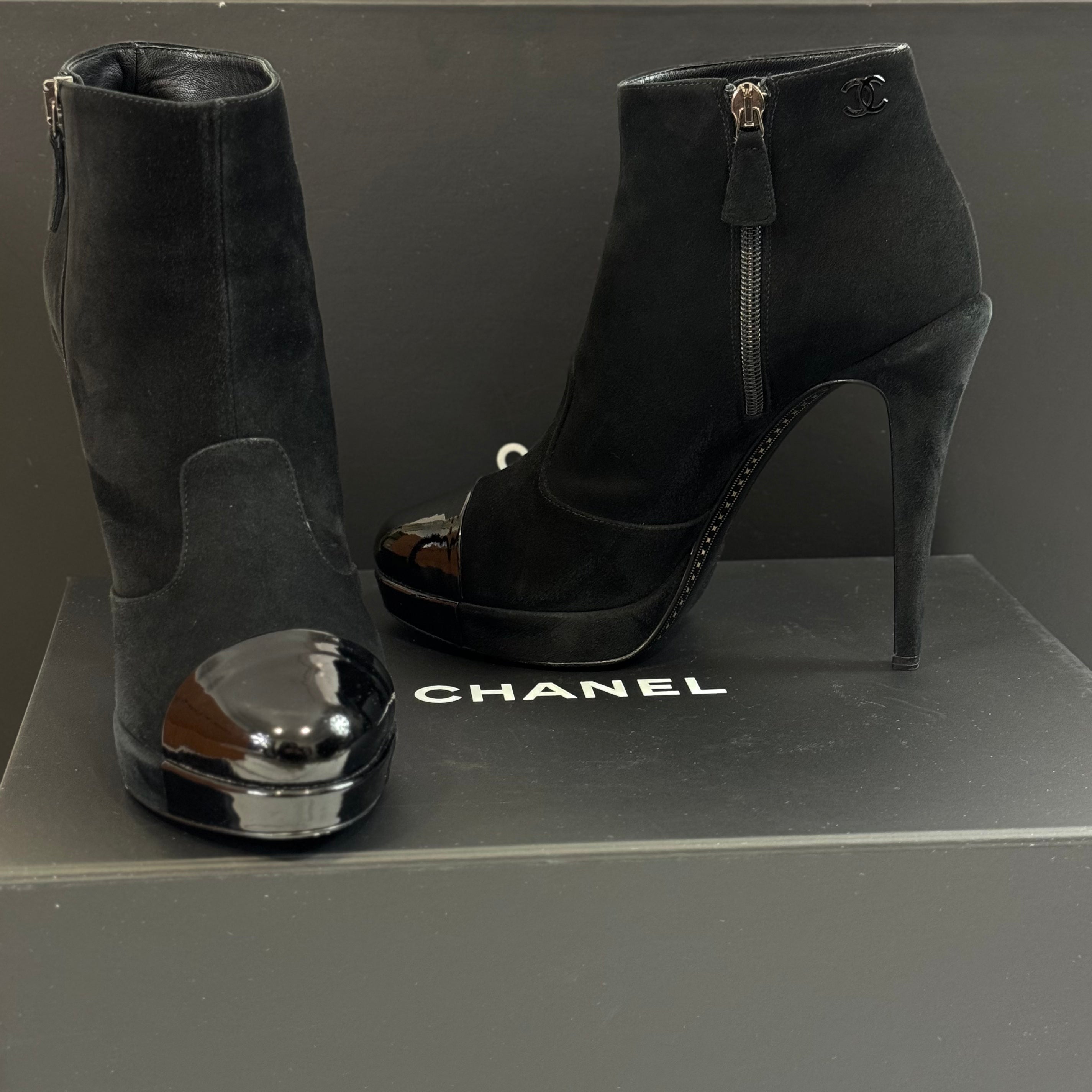 Chanel - Heeled ankle boots Size 40