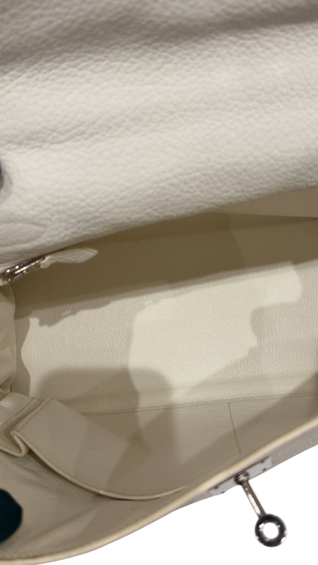Hermès - Kelly 32 bag in White Togo leather