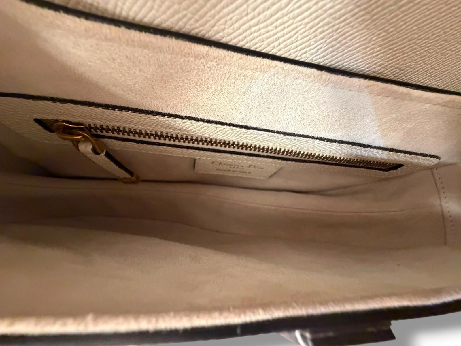 Saddle weiß