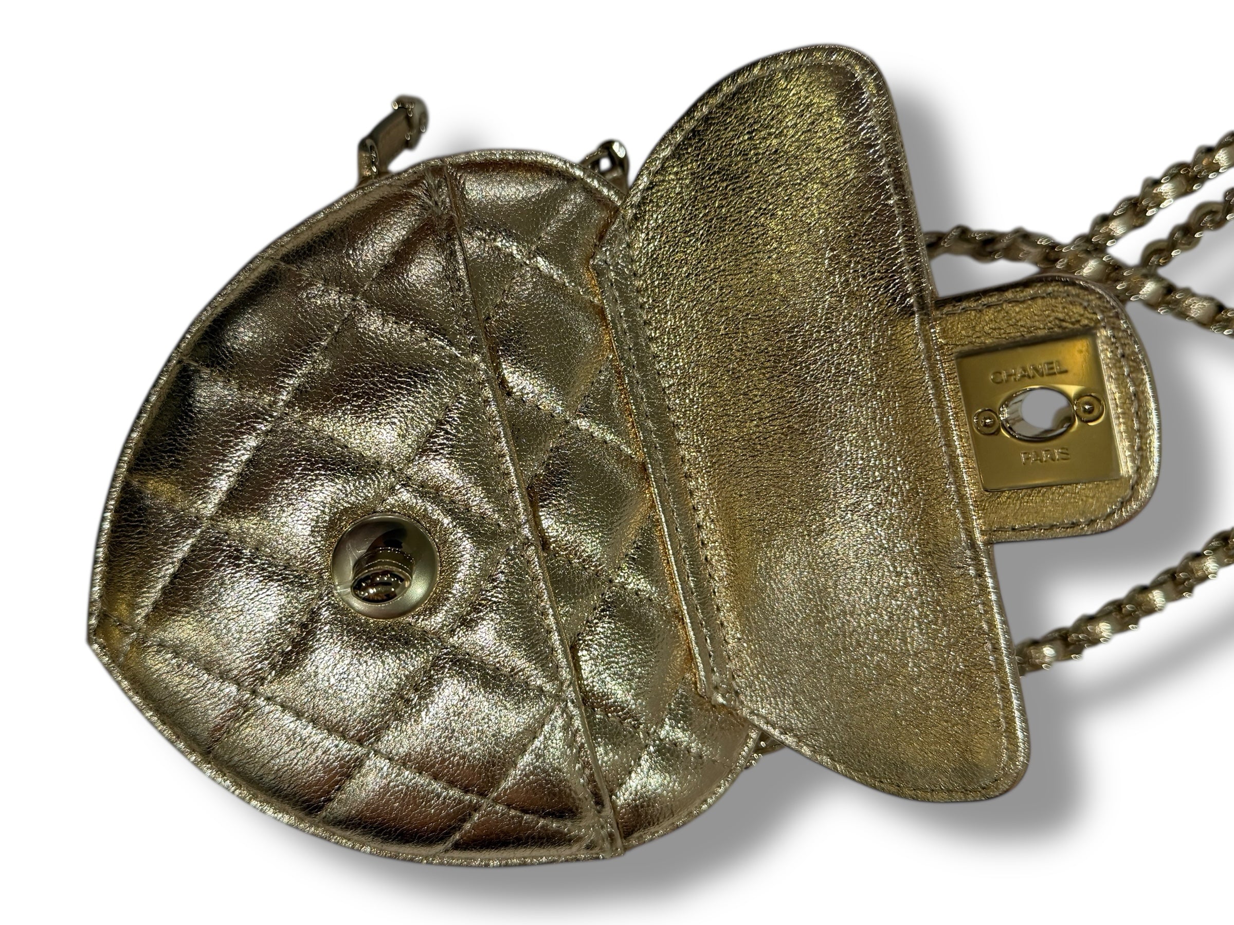 Chanel - Sac petit modèle cœur