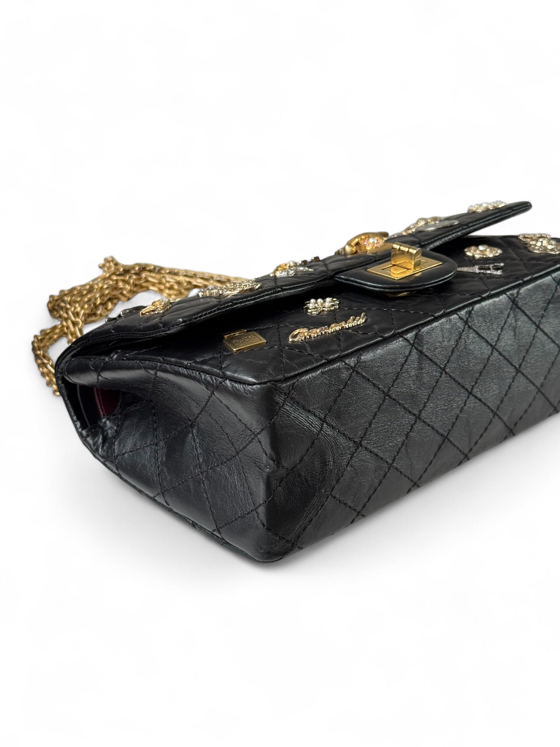 Chanel - Sac 2.55 édition limitée Charms