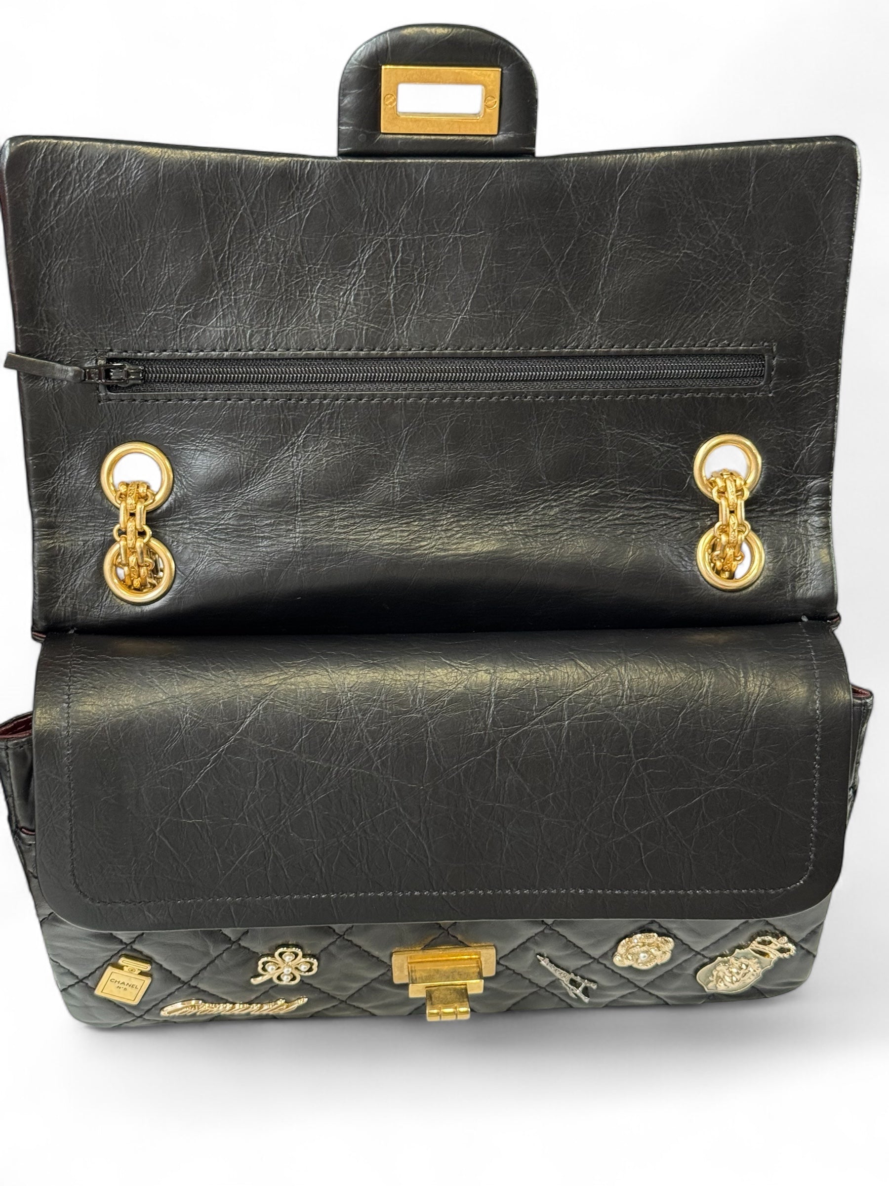 Chanel - Sac 2.55 édition limitée Charms