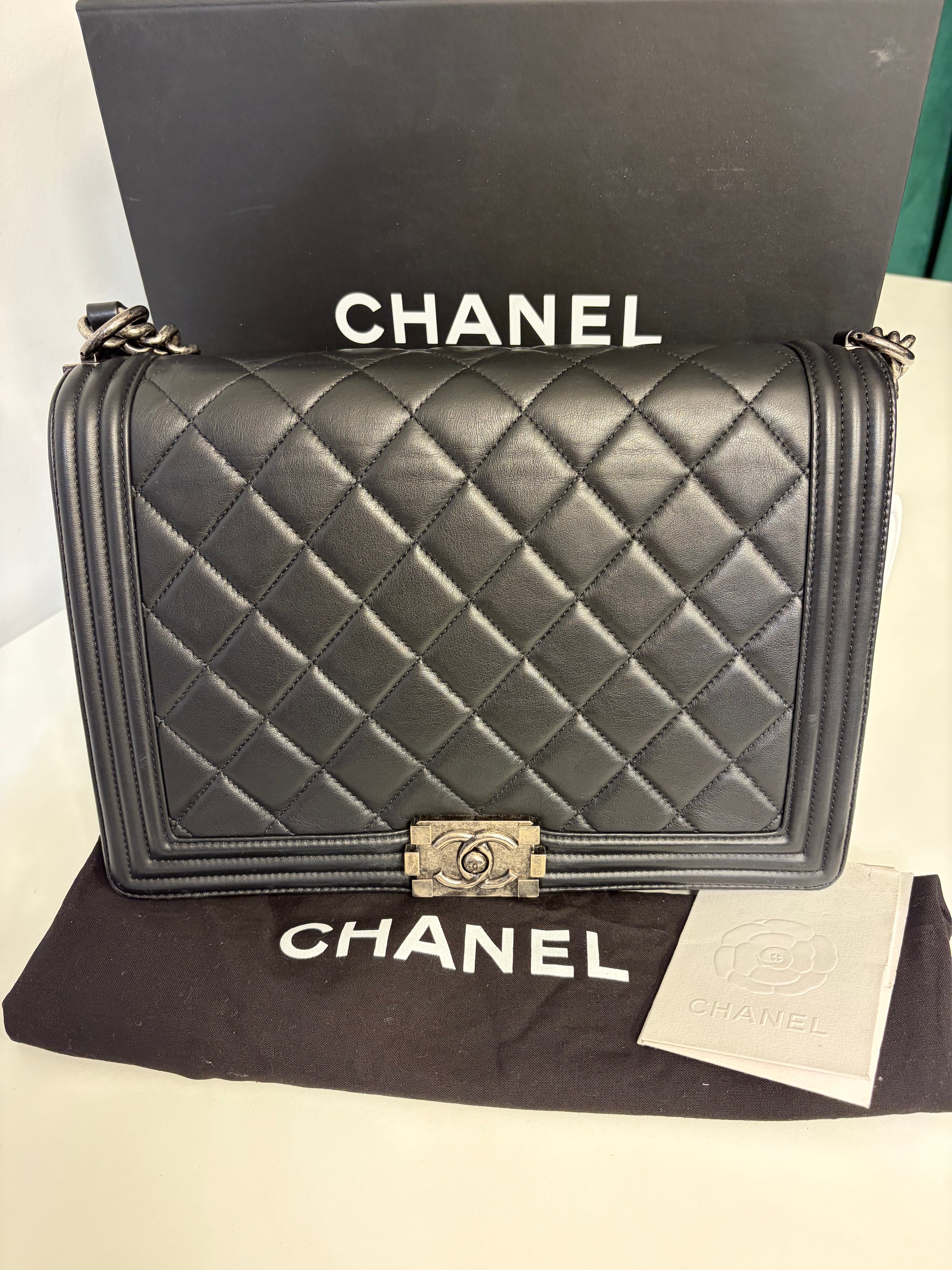 Chanel : sac Boy Large