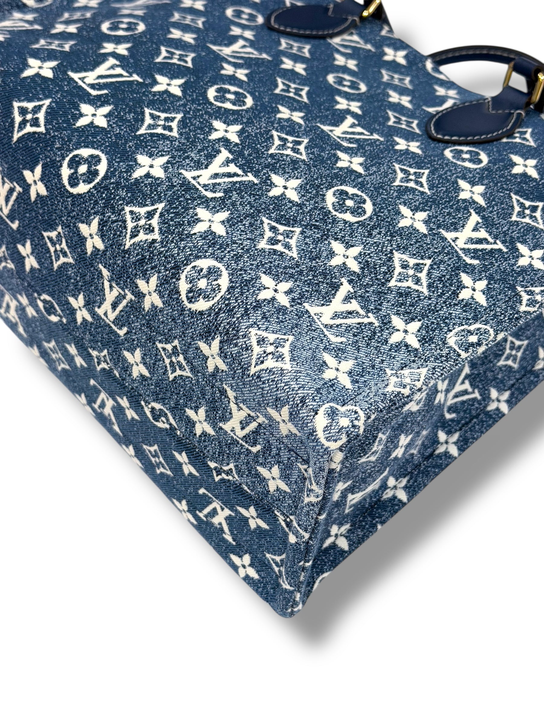 Louis Vuitton - Sac cabas on the Go demin Limited Edition