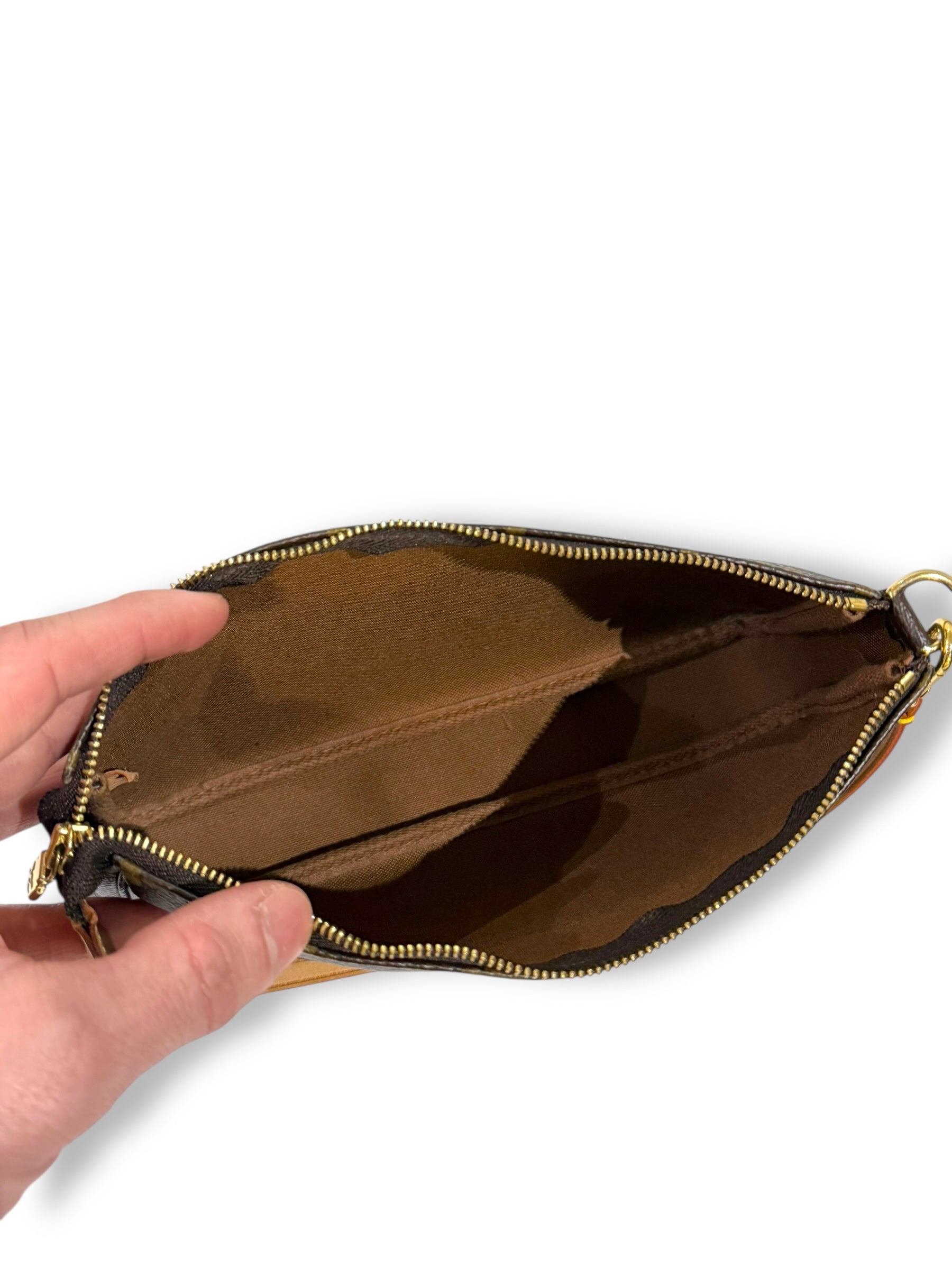 Louis Vuitton - Sac pochette accessoires