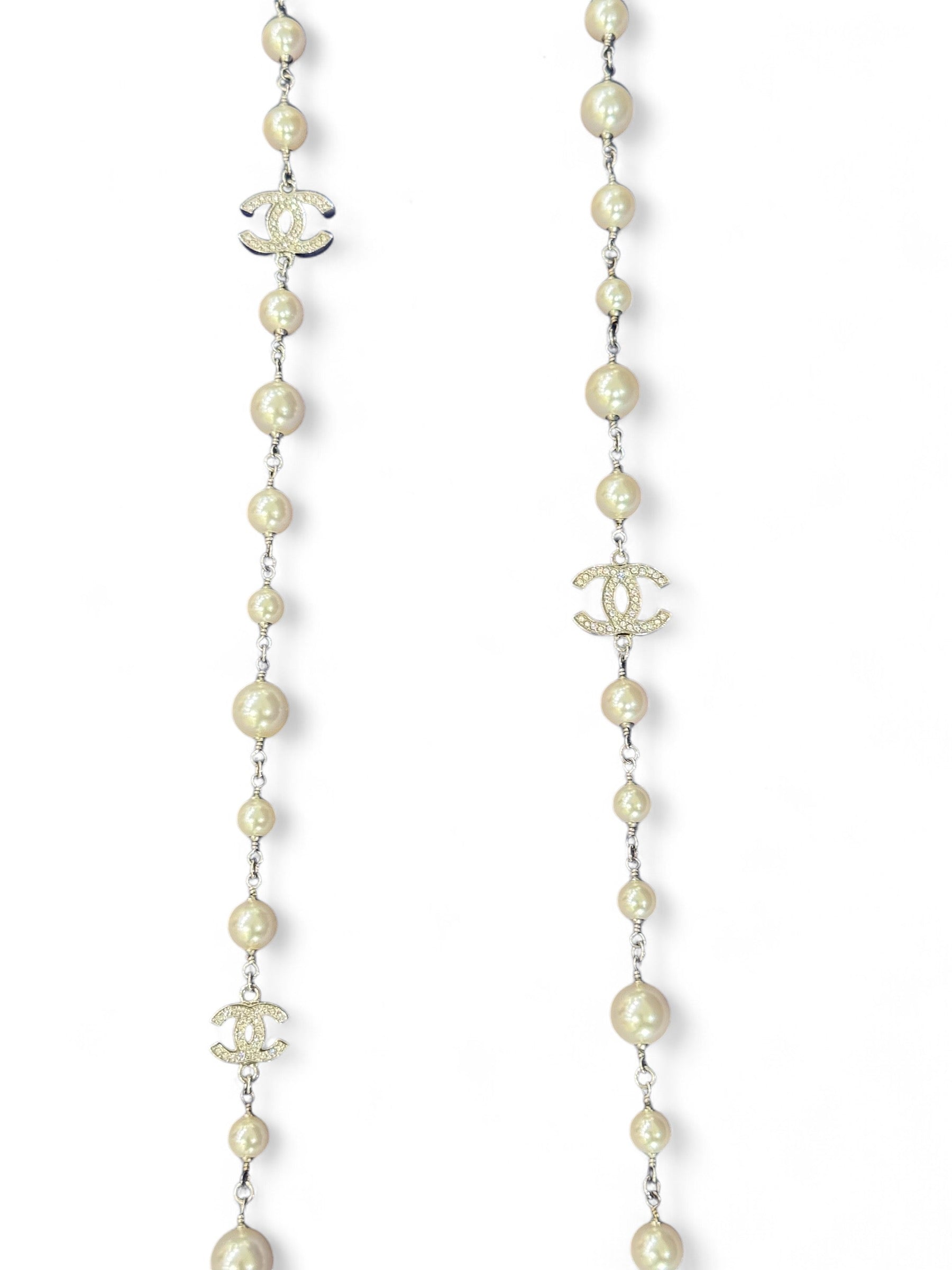 Chanel - Pearl and rhinestone long necklace