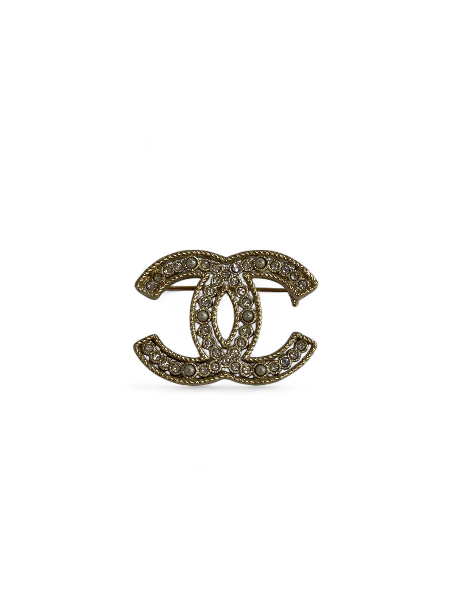 Chanel - Broche CC strass et perles nacrées