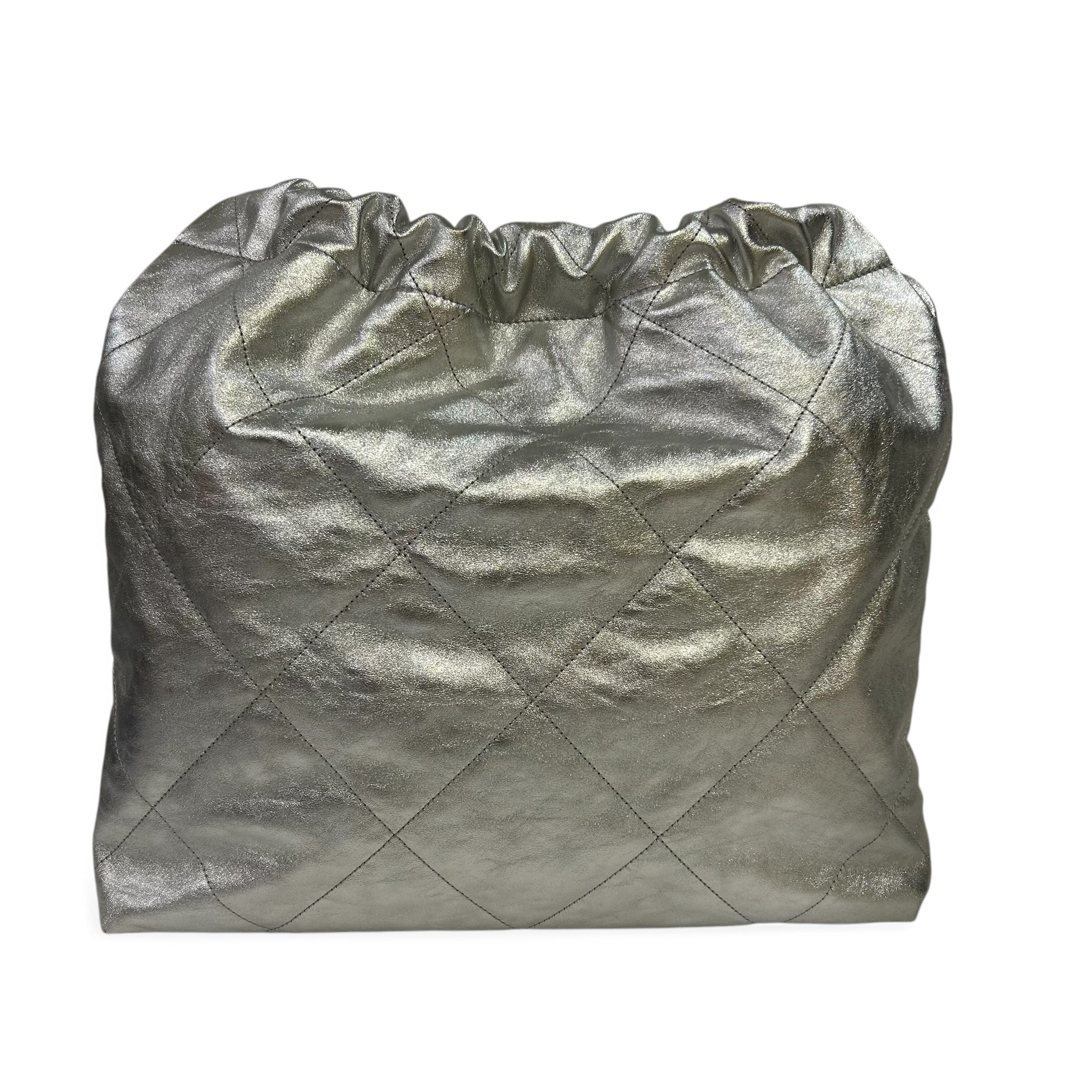 Chanel - Sac Hobo 22