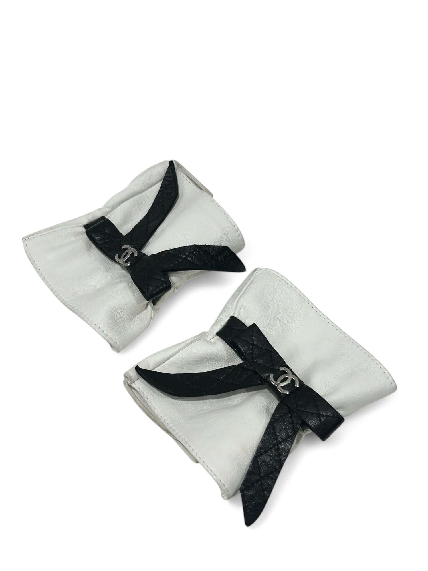 Chanel - Mitaines en cuir t.68