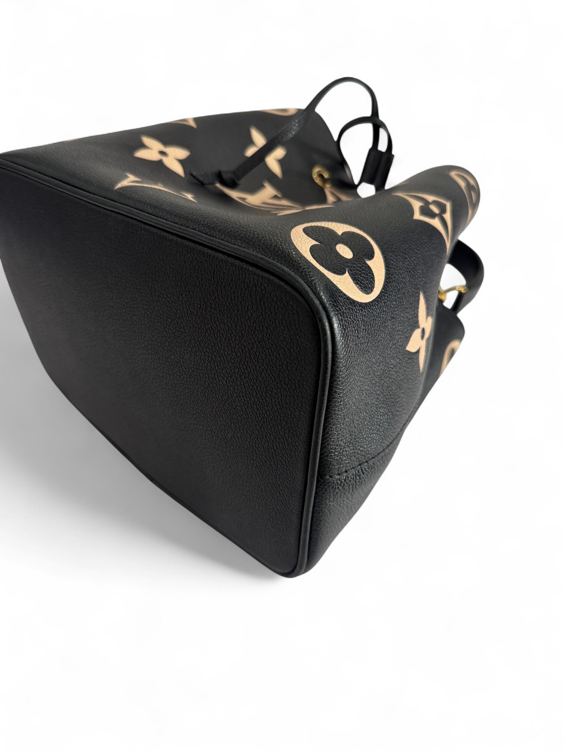 Louis Vuitton - Sac Neonoe MM