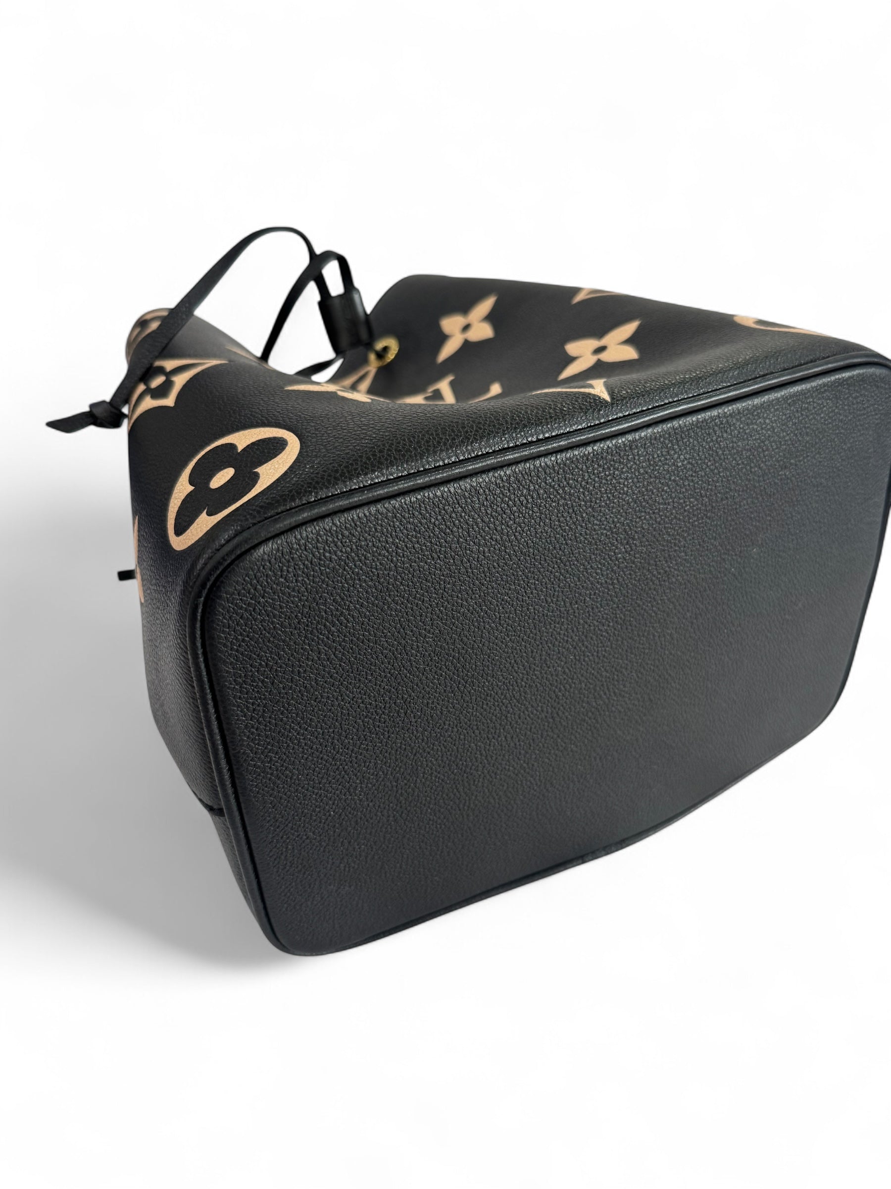 Louis Vuitton - Sac Neonoe MM