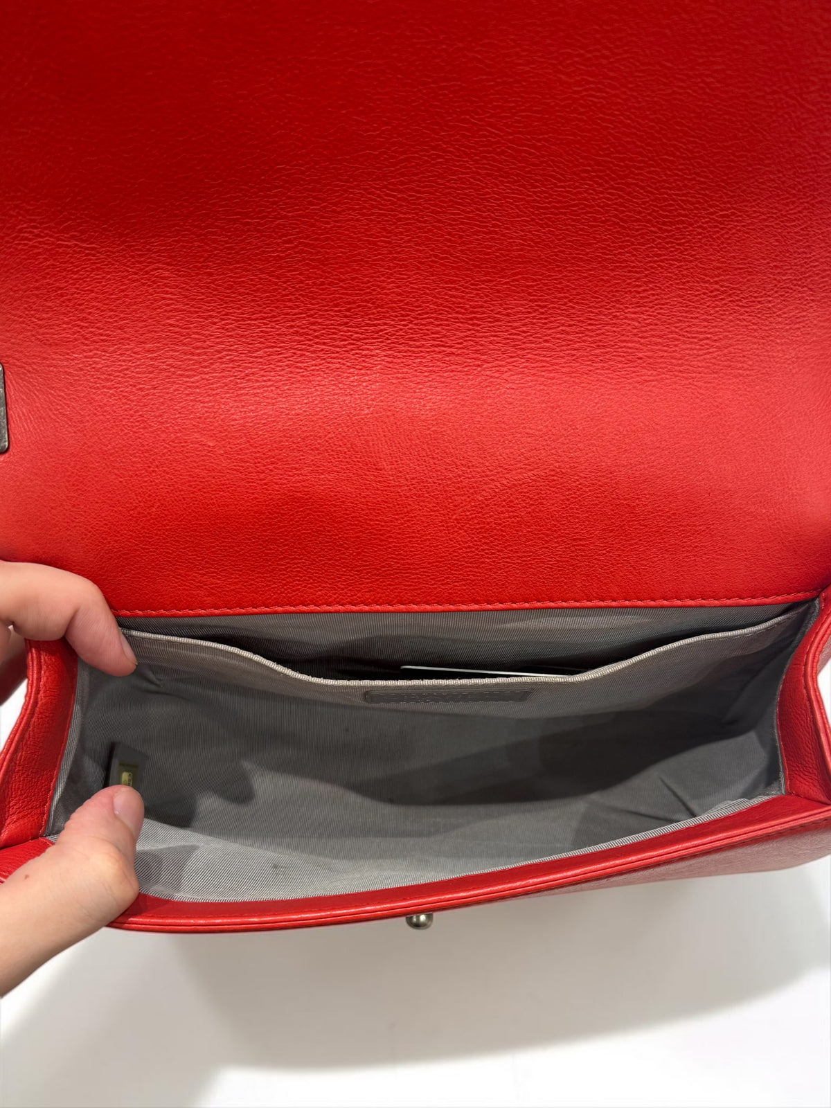 Chanel - Boy Bag aus rotem Kalbsleder mit Rautensteppung