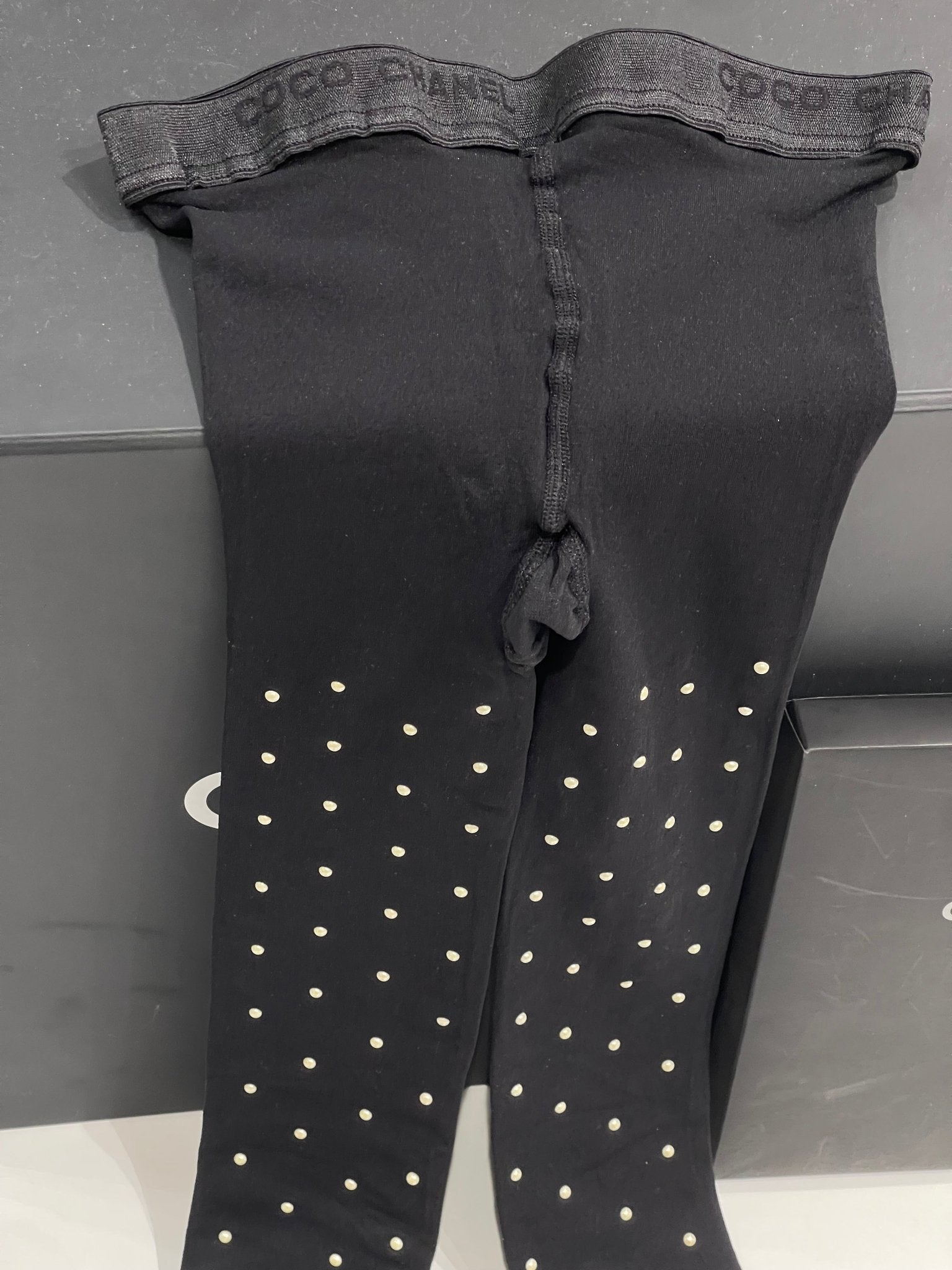 Chanel - Collants perles noirs T2 - Les Folies d&