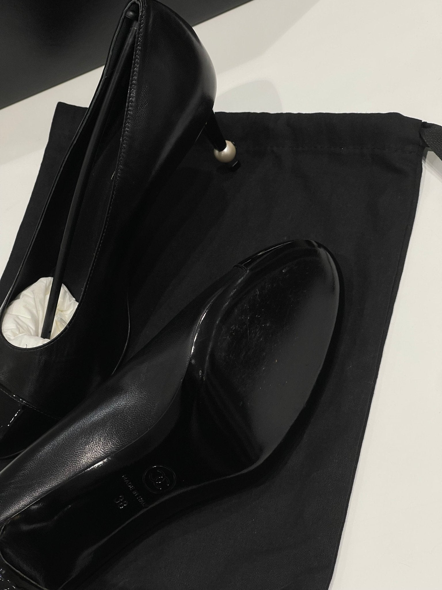 Chanel - Escarpins noirs T38 - Les Folies d&