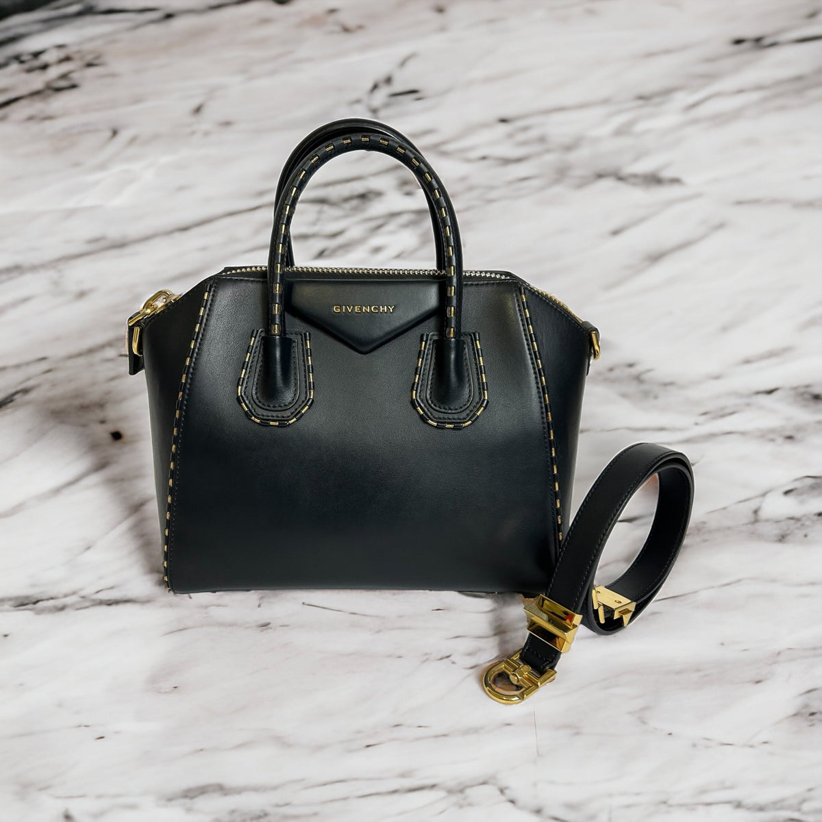 Givenchy - Sac Antigona PM - Les Folies d&