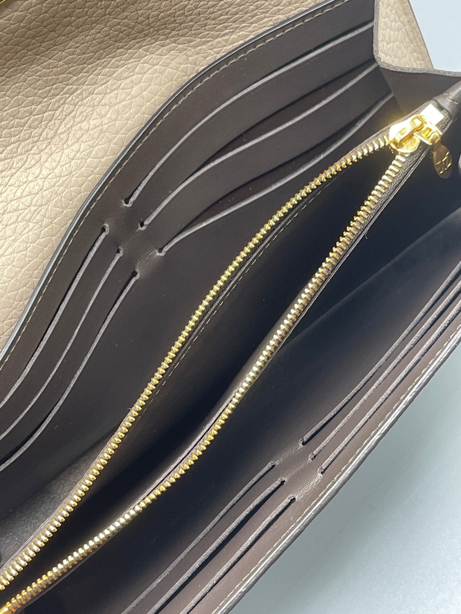 Louis Vuitton - Compagnon Capucine Galet - Les Folies d&