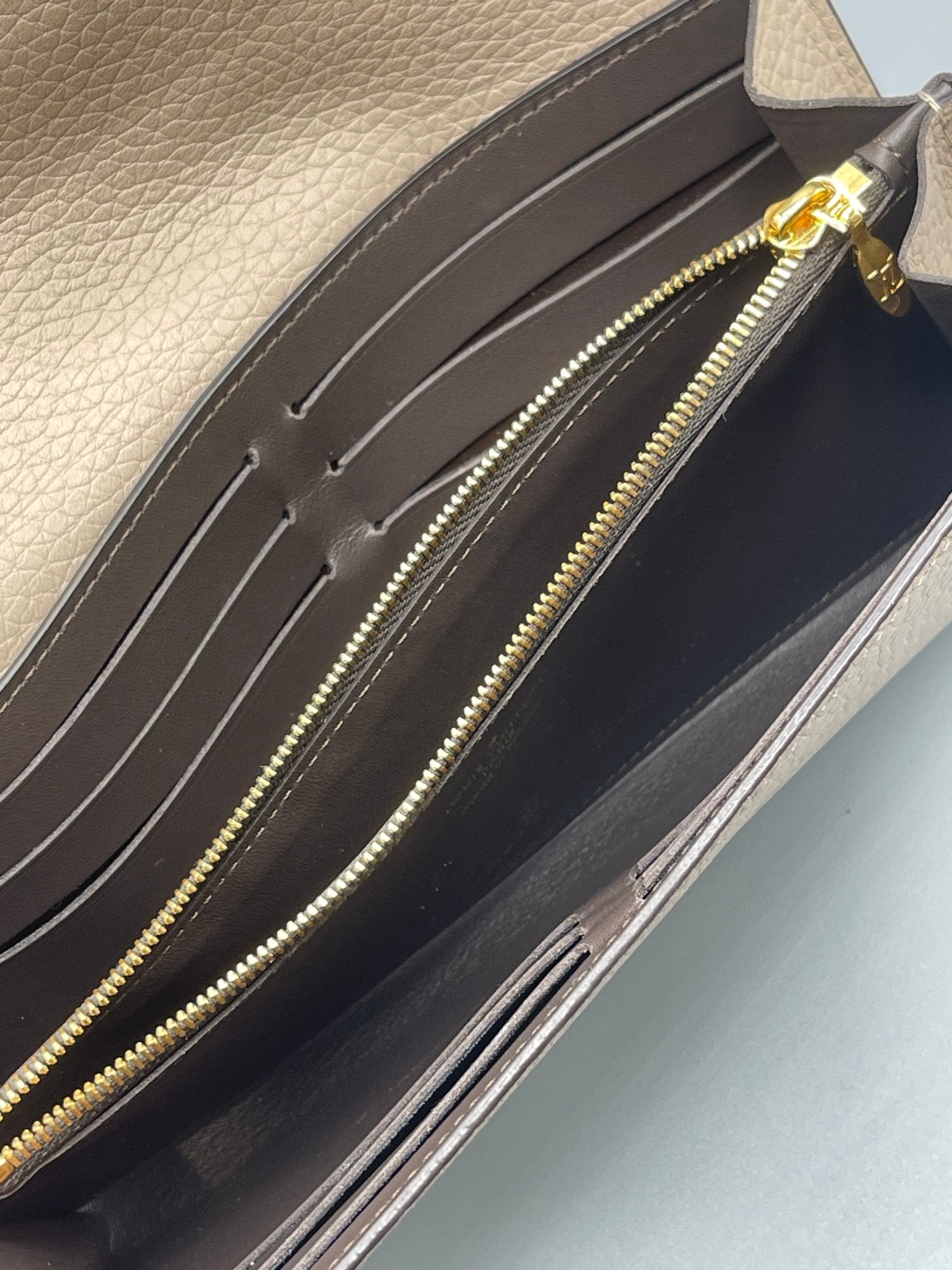 Louis Vuitton - Compagnon Capucine Galet - Les Folies d&