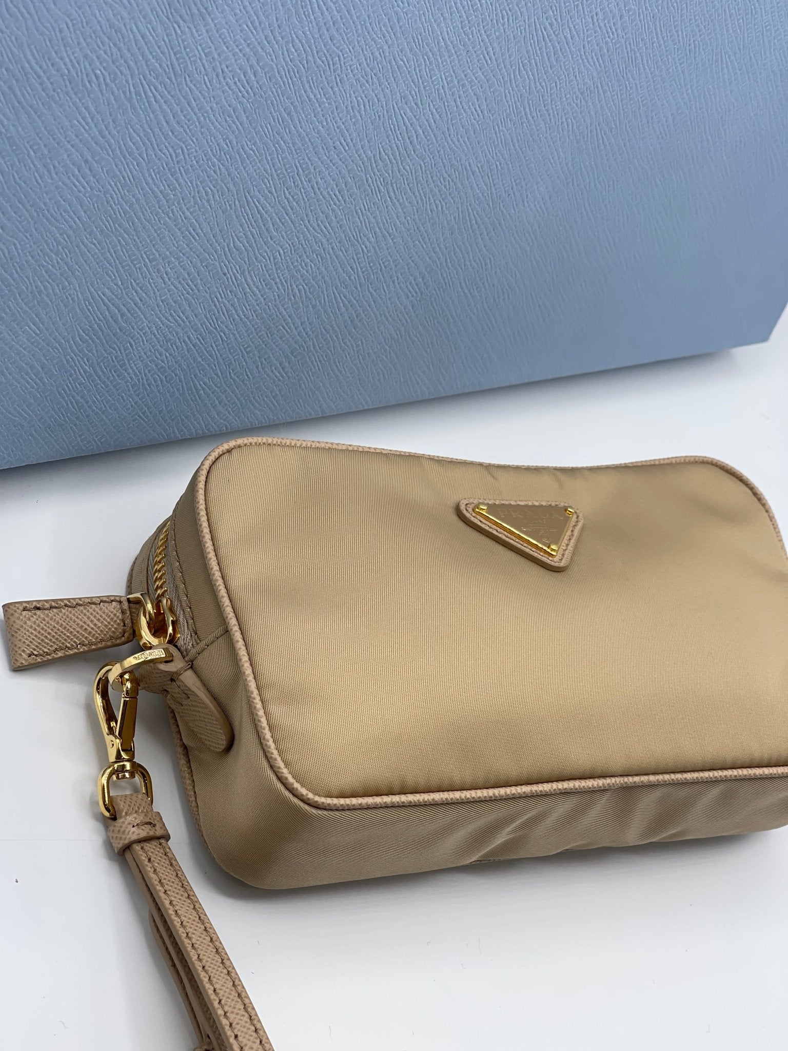 Prada - Pochette accessoire nylon beige - Les Folies d&