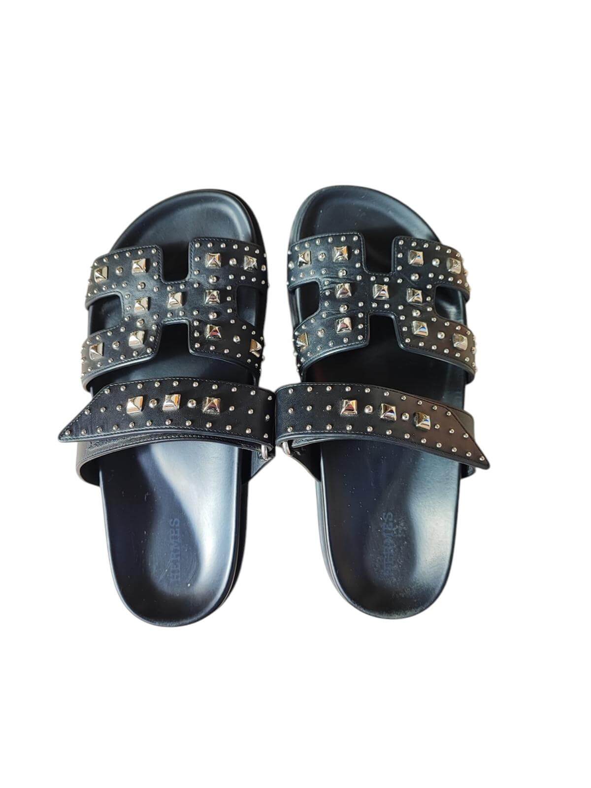Hermès - Schwarze Chypre-Sandalen und Médor-Nieten T37