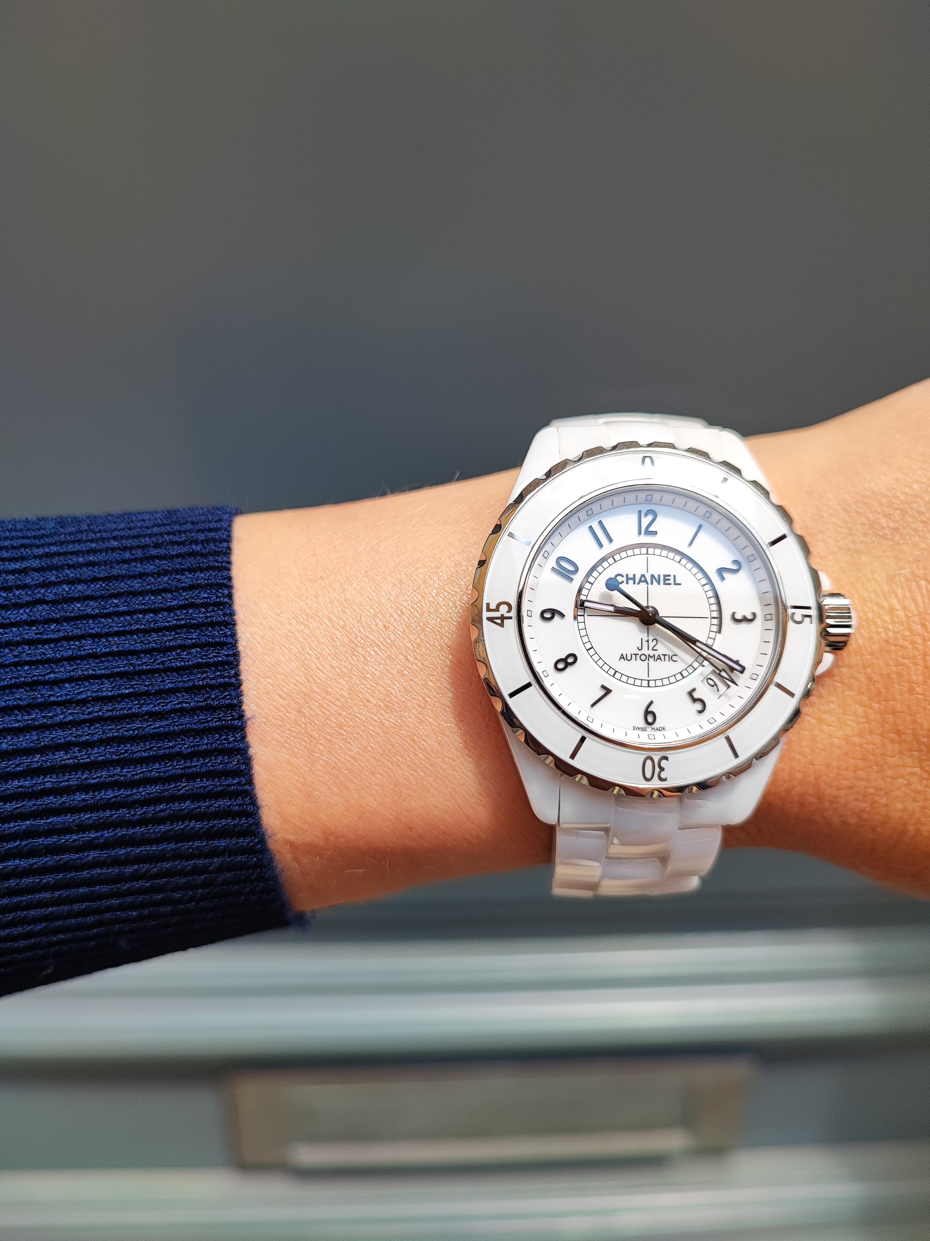 Chanel - Montre J12 blanche céramique