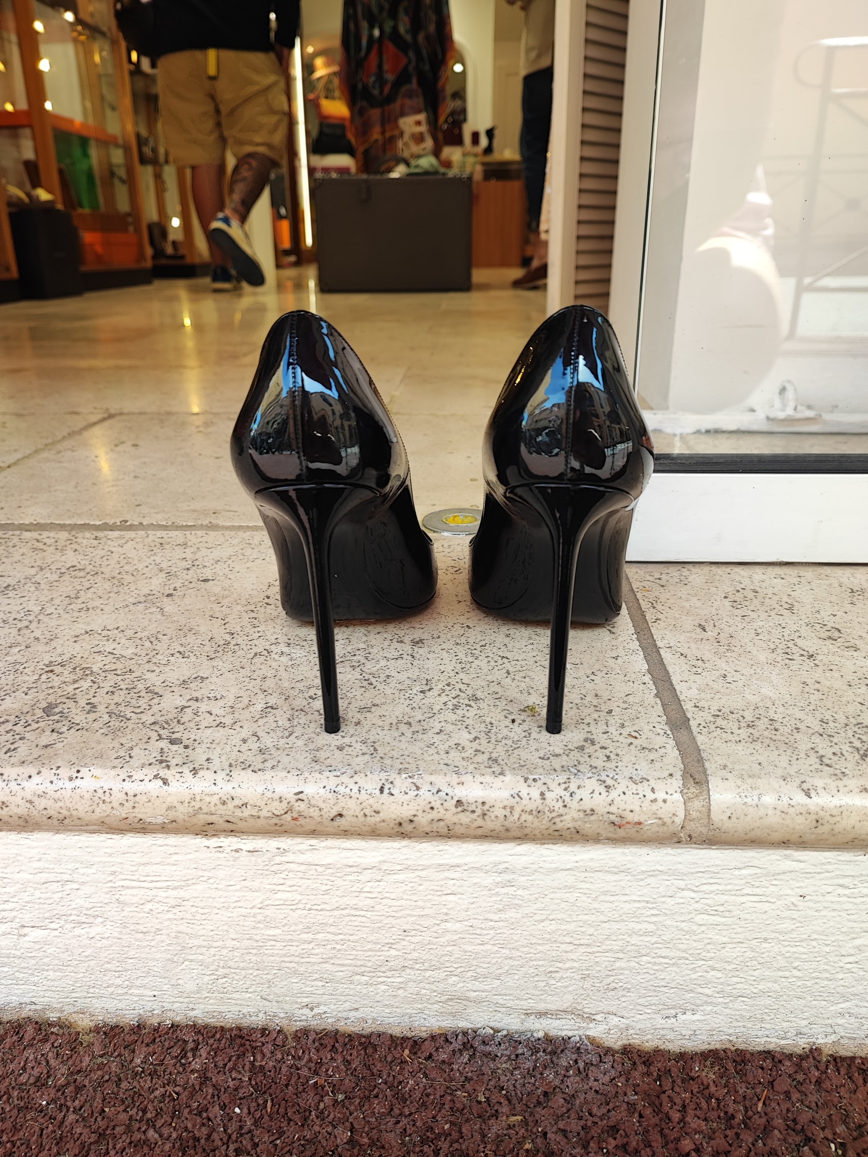 Saint Laurent - Escarpins Zoé noirs vernis T40