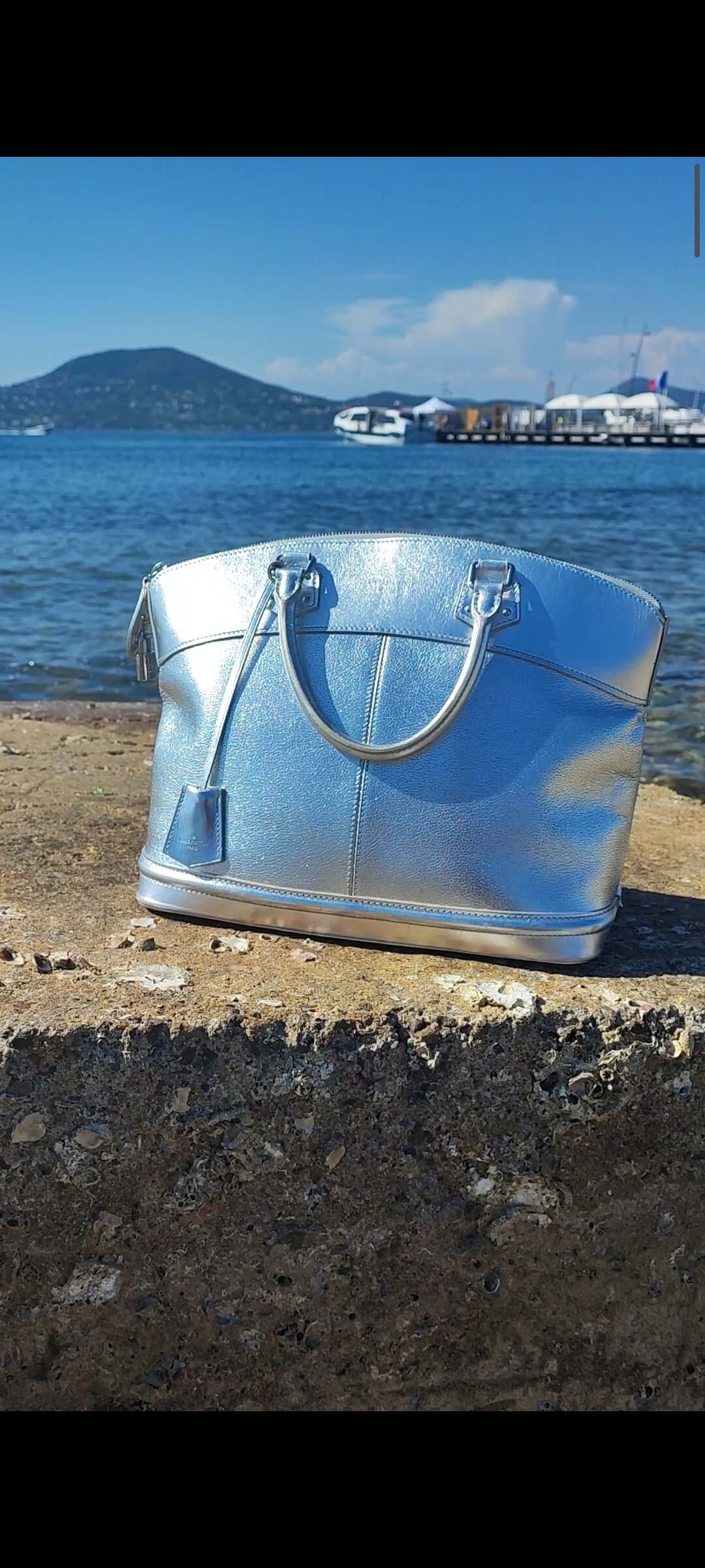 Louis Vuitton - Sac Suhali Lockit argenté