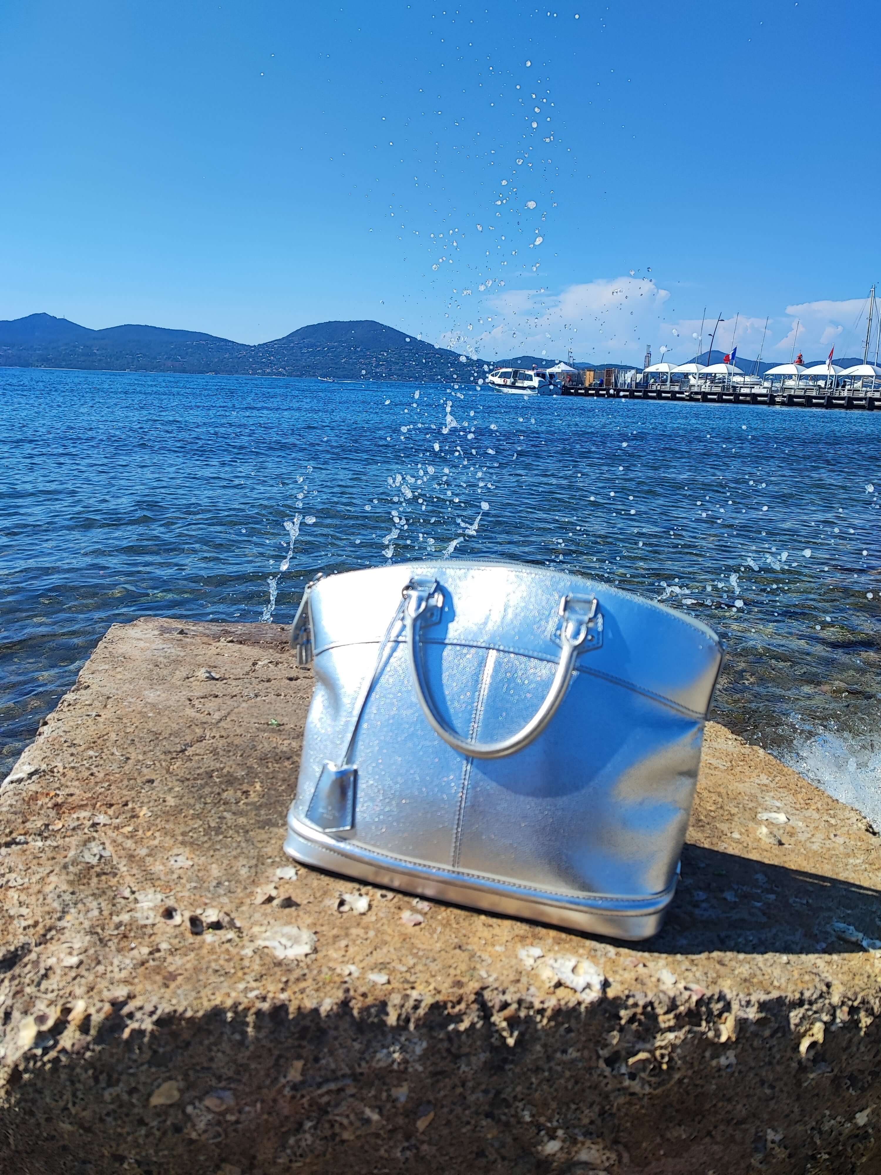 Louis Vuitton - Sac Suhali Lockit argenté