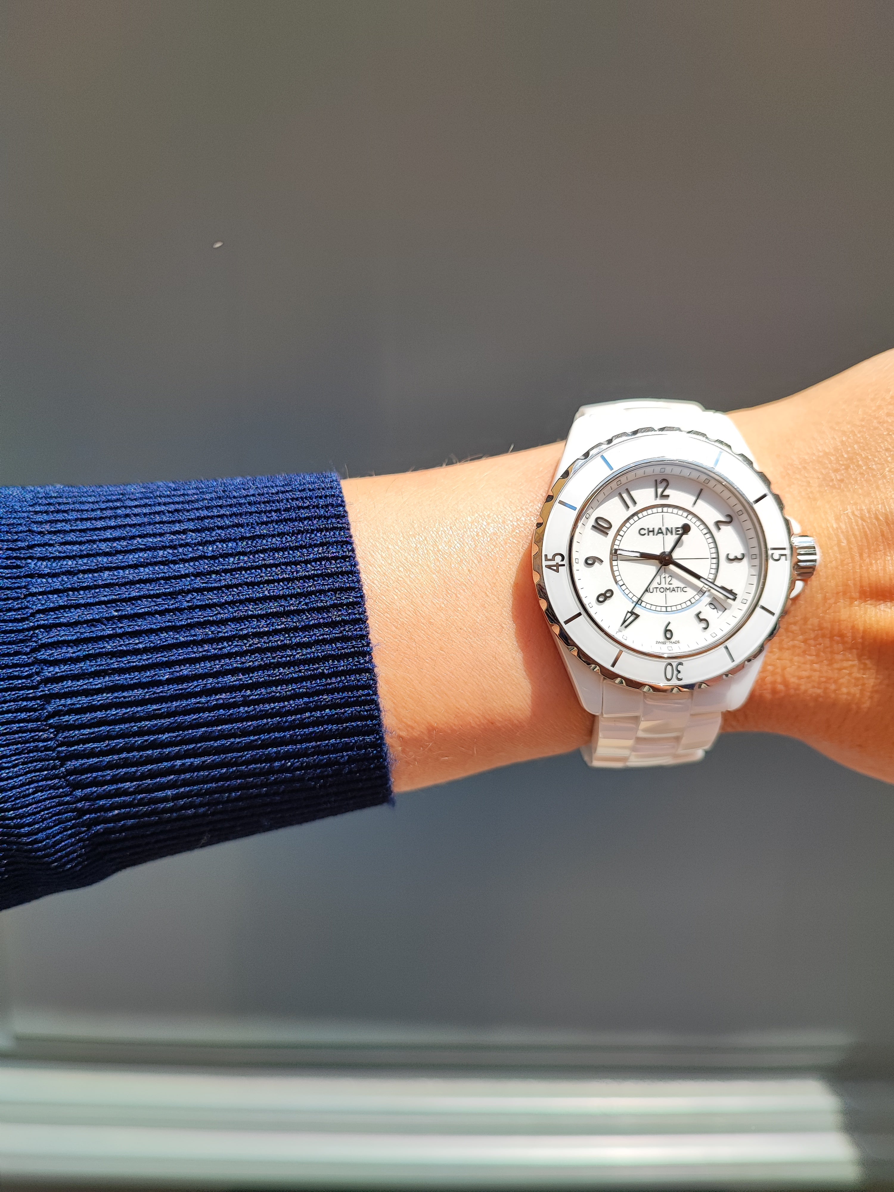 Chanel - Montre J12 blanche céramique