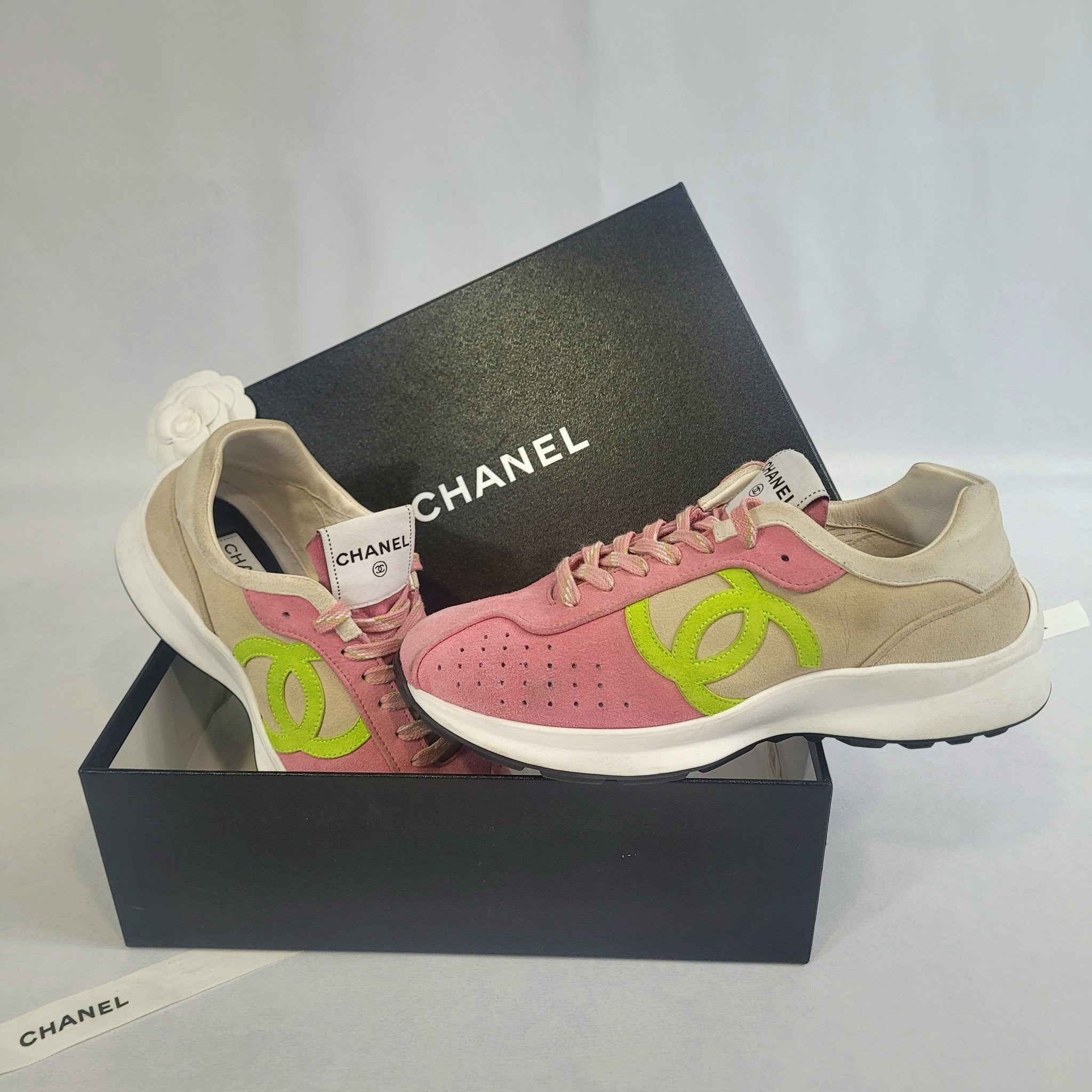 Chanel - Baskets T39 - Les Folies d&