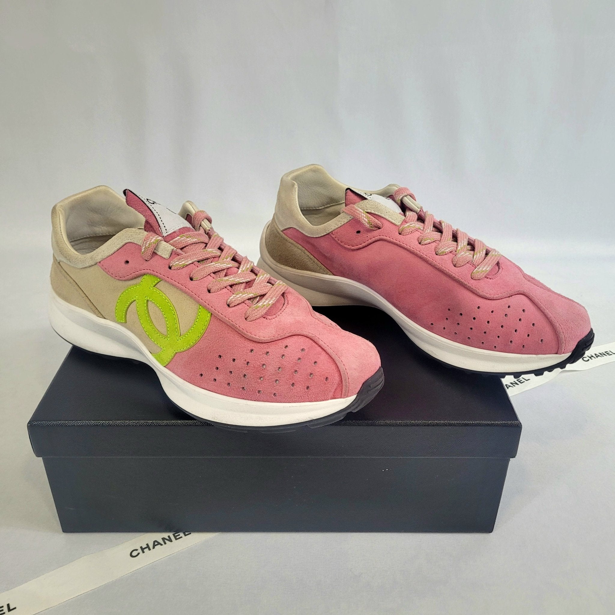 Chanel - Baskets T39 - Les Folies d&