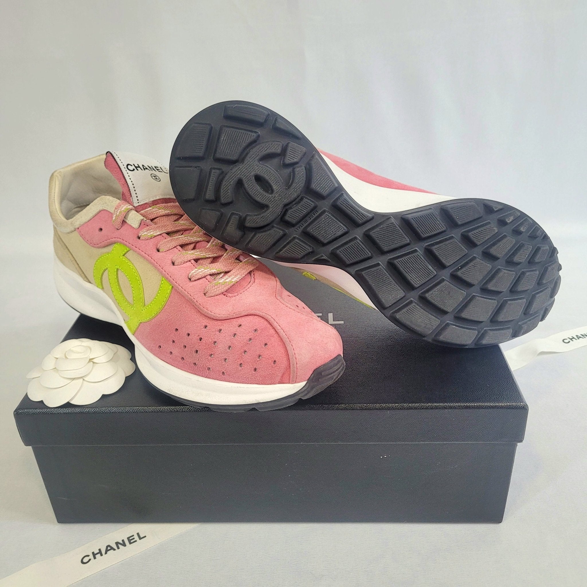 Chanel - Baskets T39 - Les Folies d&