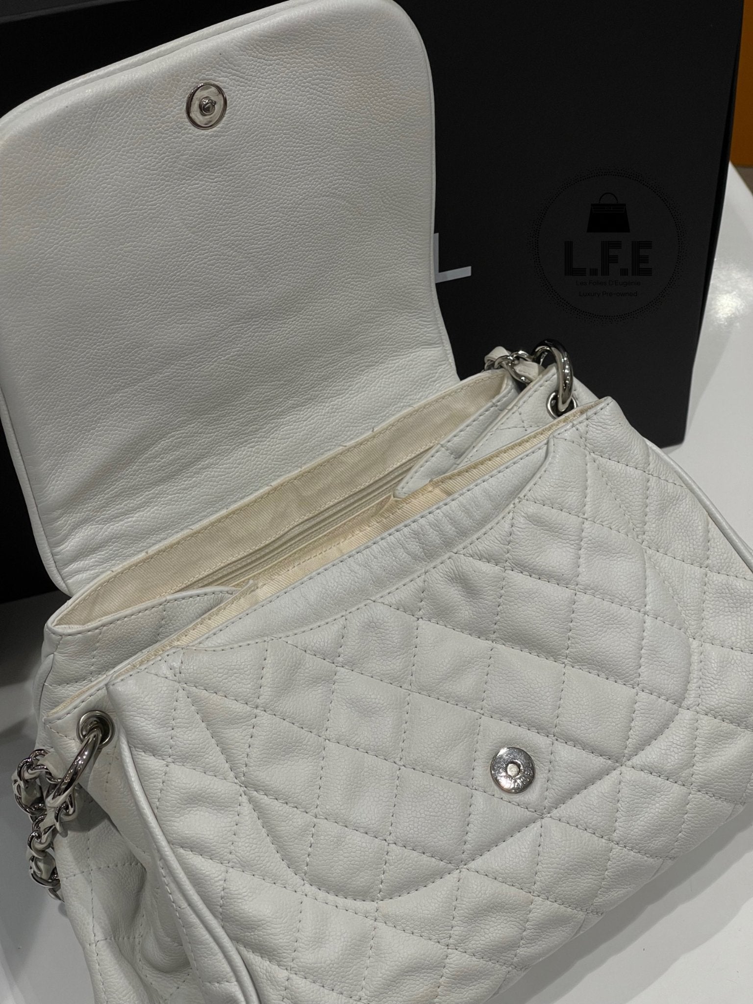 Chanel - Cabas Médaillon rabat MM