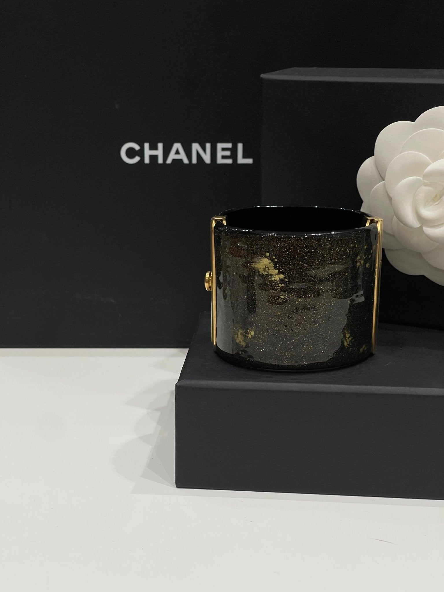 Chanel - Manchette strass bronze - Les Folies d&