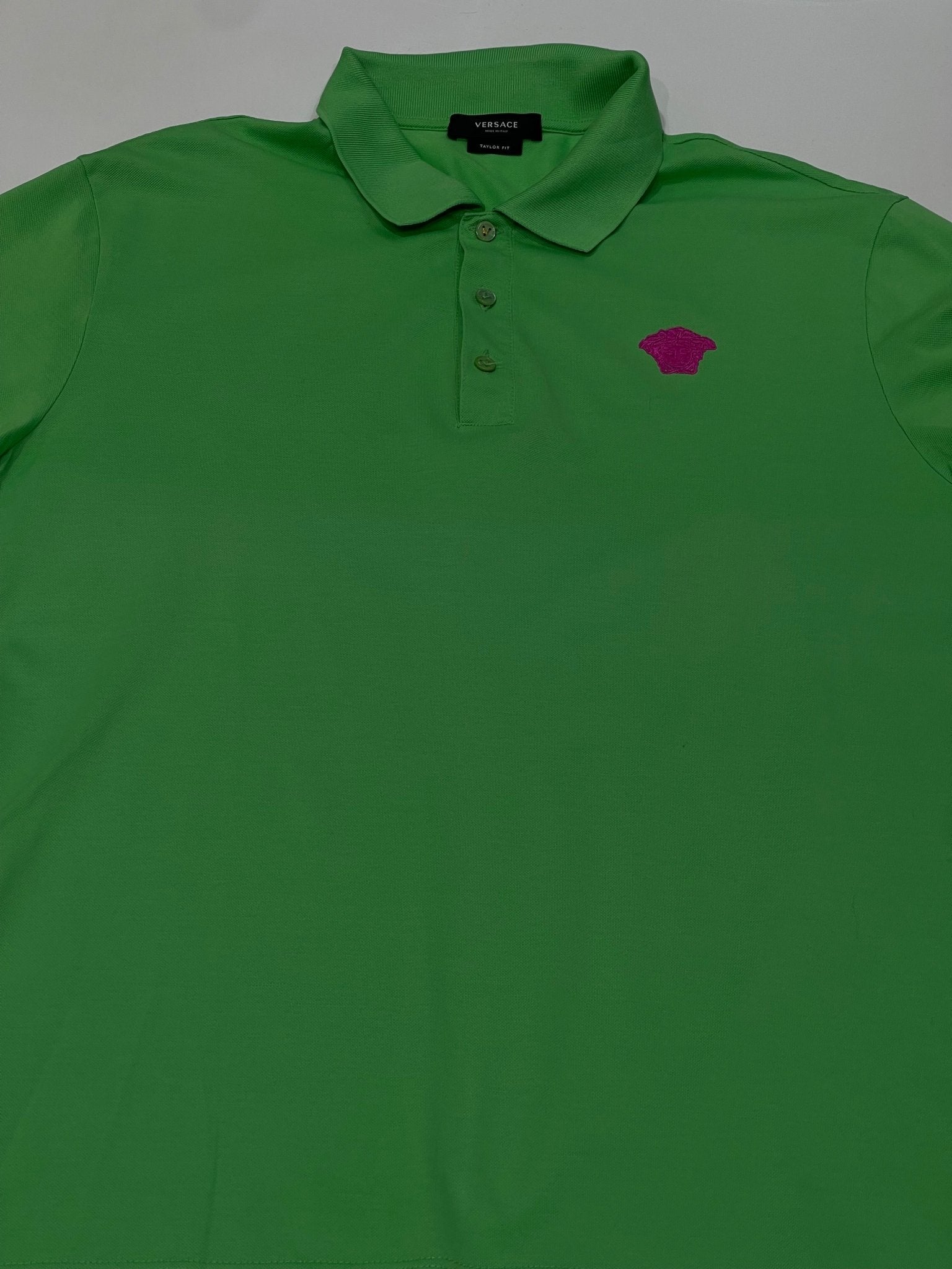 Versace - Polo vert médusa rose - Les Folies d&