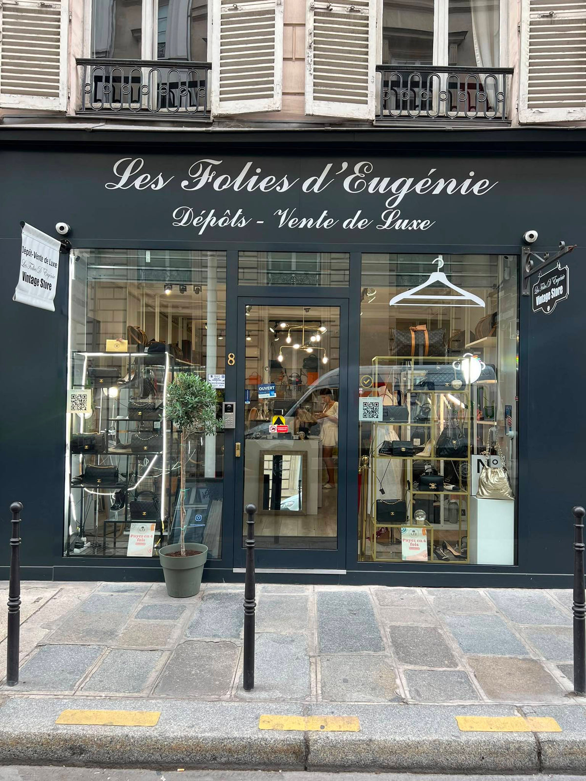 Boutique Les Folies d’Eugénie à Paris pour découvrir les pièces et leur porté